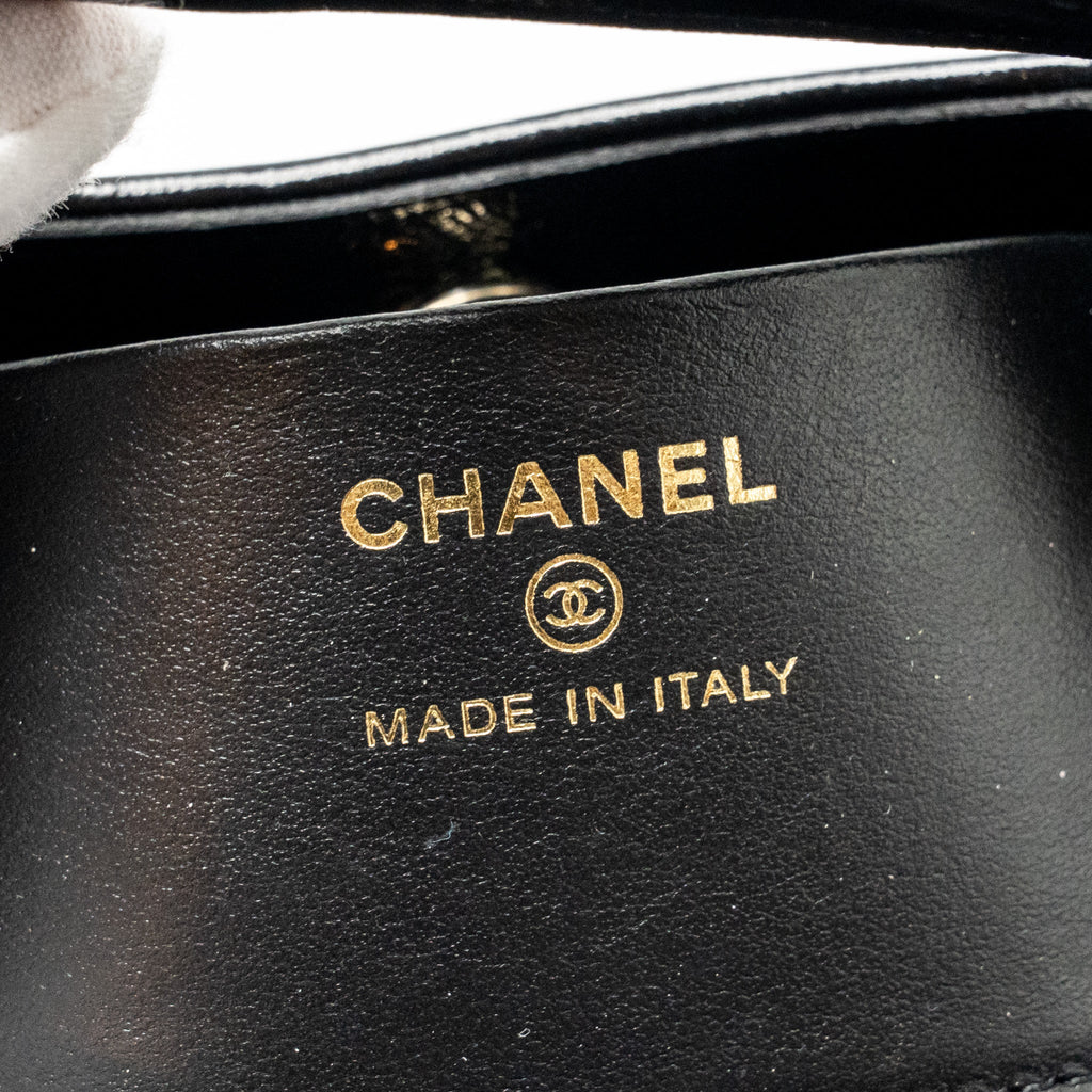 chanel-mini-31-clutch-with-chain-shiny-lambskin-black-lghw-microchip-1
