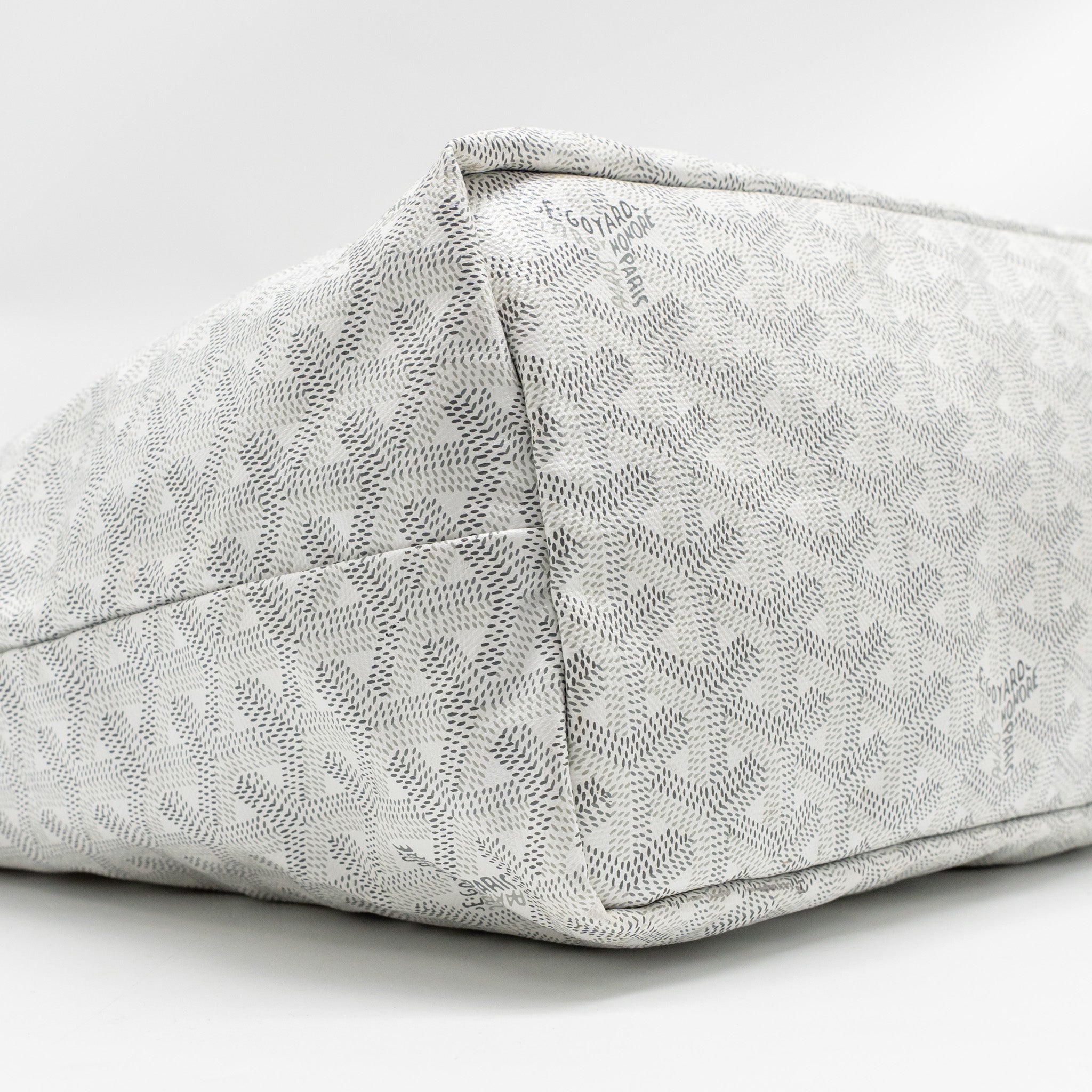 goyard-saint-louis-pm-tote-limited-edition-goyardine-canvas-calfskin-white-blue-yellow-shw-copy