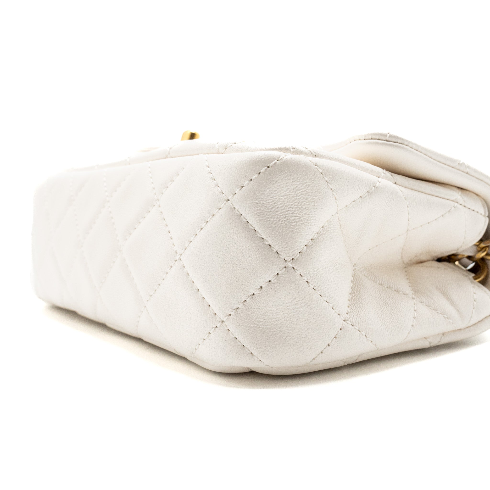 chanel-pearl-crush-mini-rectangular-flap-bag-lambskin-white-ghwmicrochip