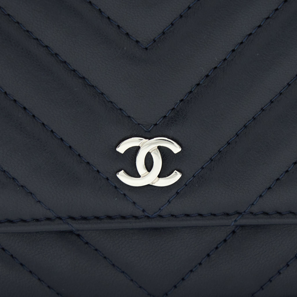 copy-of-chanel-wallet-on-chain-chevron-lambskin-navy-shw
