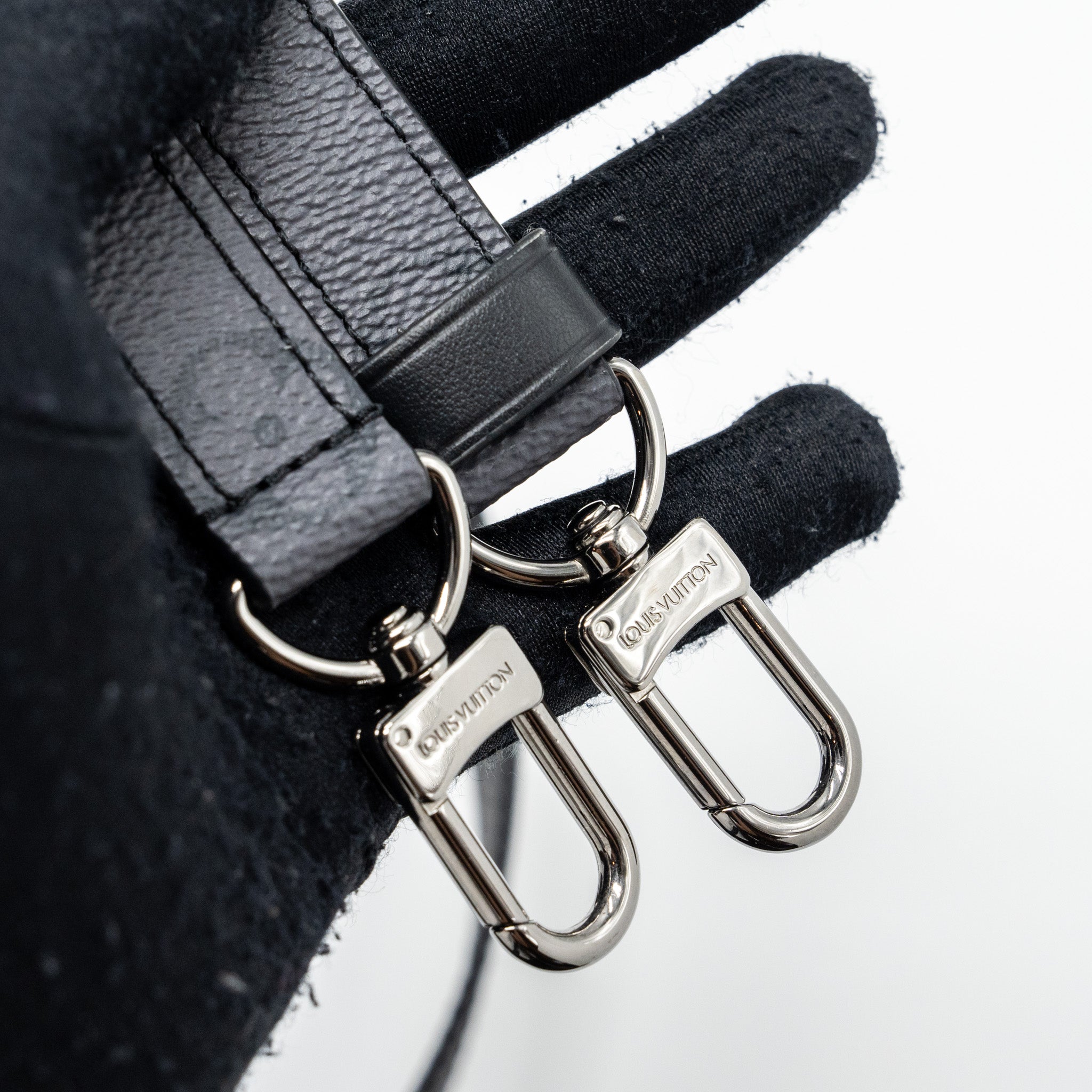 louis-vuitton-keepall-xs-monogram-eclipse-reverse-shw