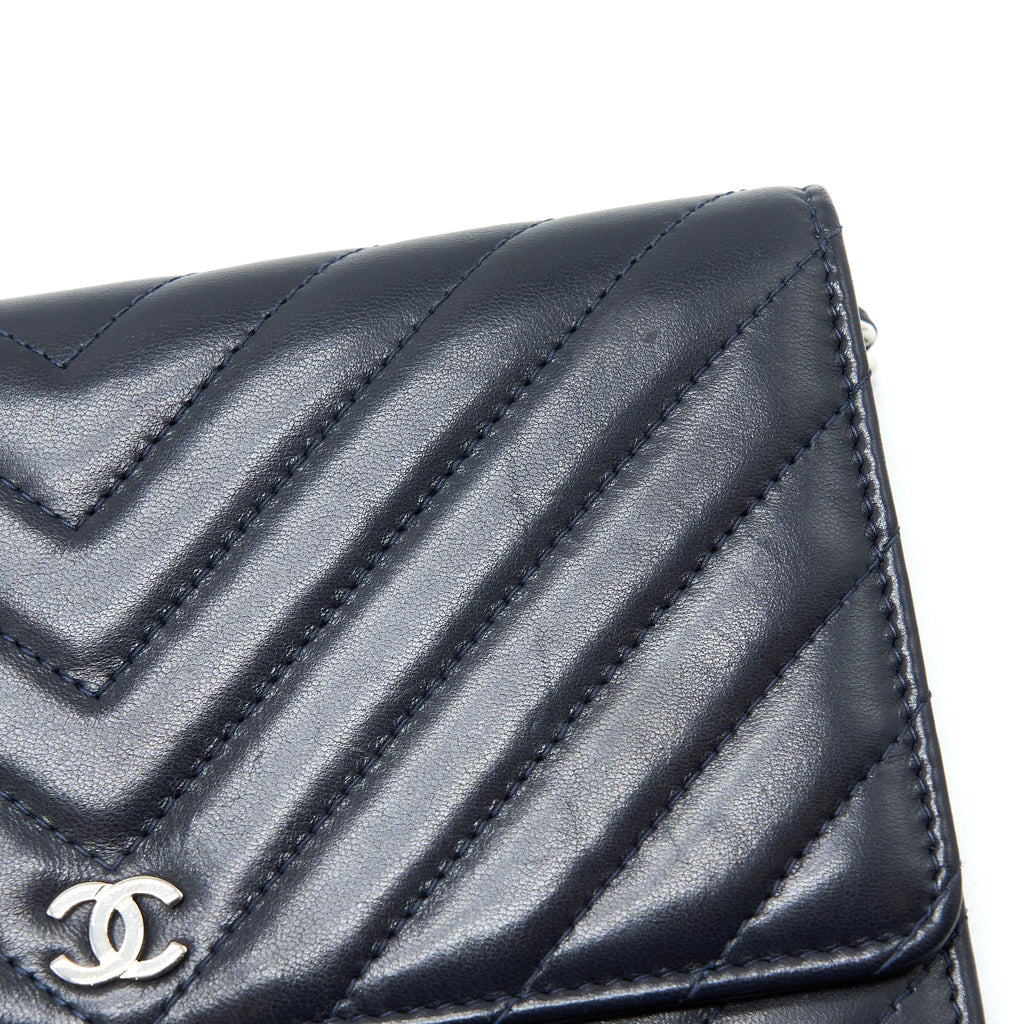 copy-of-chanel-wallet-on-chain-chevron-lambskin-navy-shw