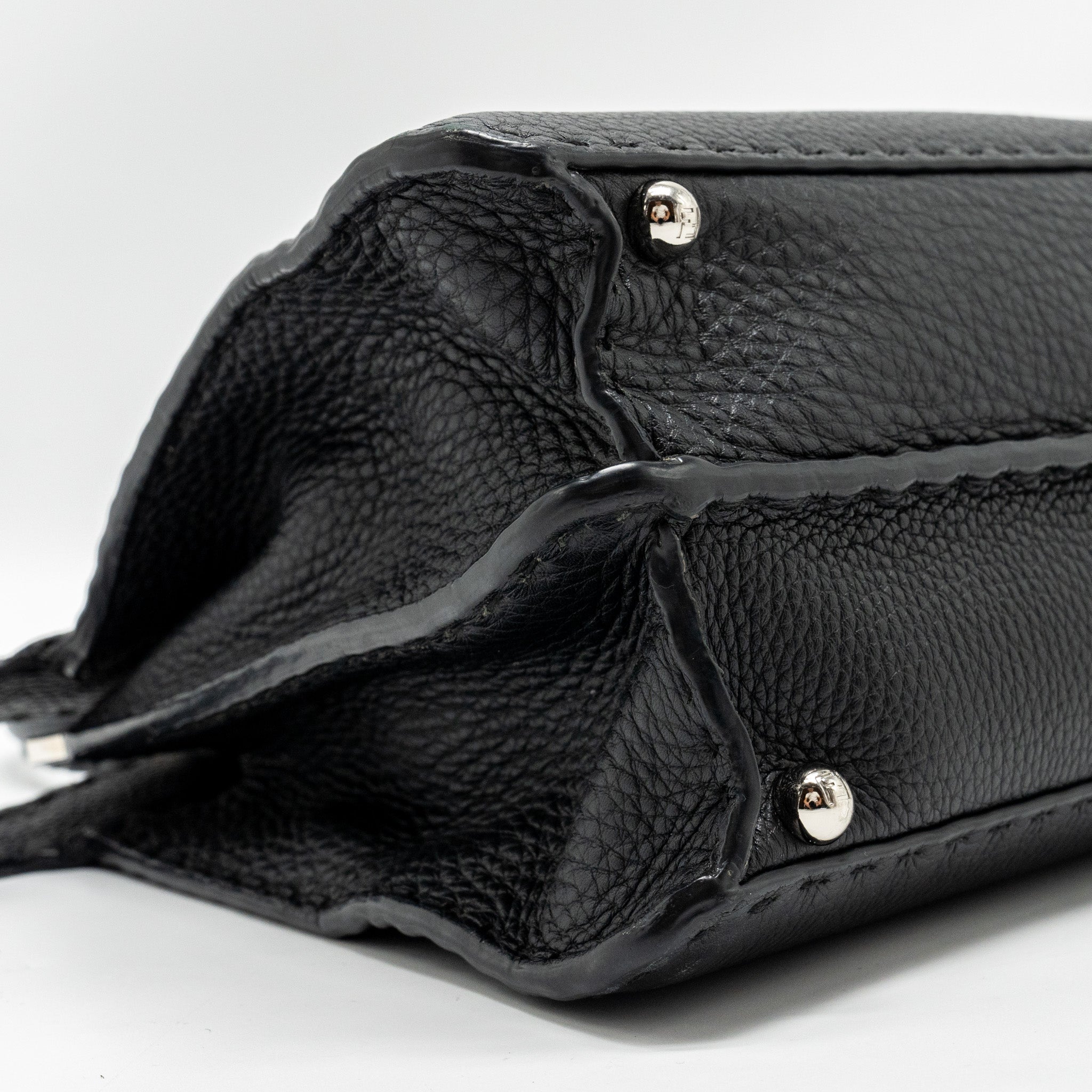 fendi-medium-peekaboo-bag-calfskin-black-shw