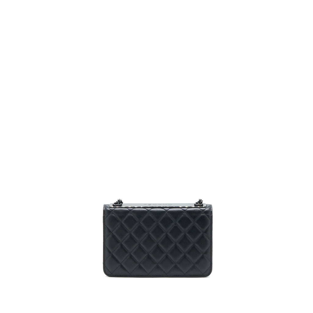 chanel-trendy-cc-wallet-on-chain-lambskin-so-black-with-black-hardware-microchip
