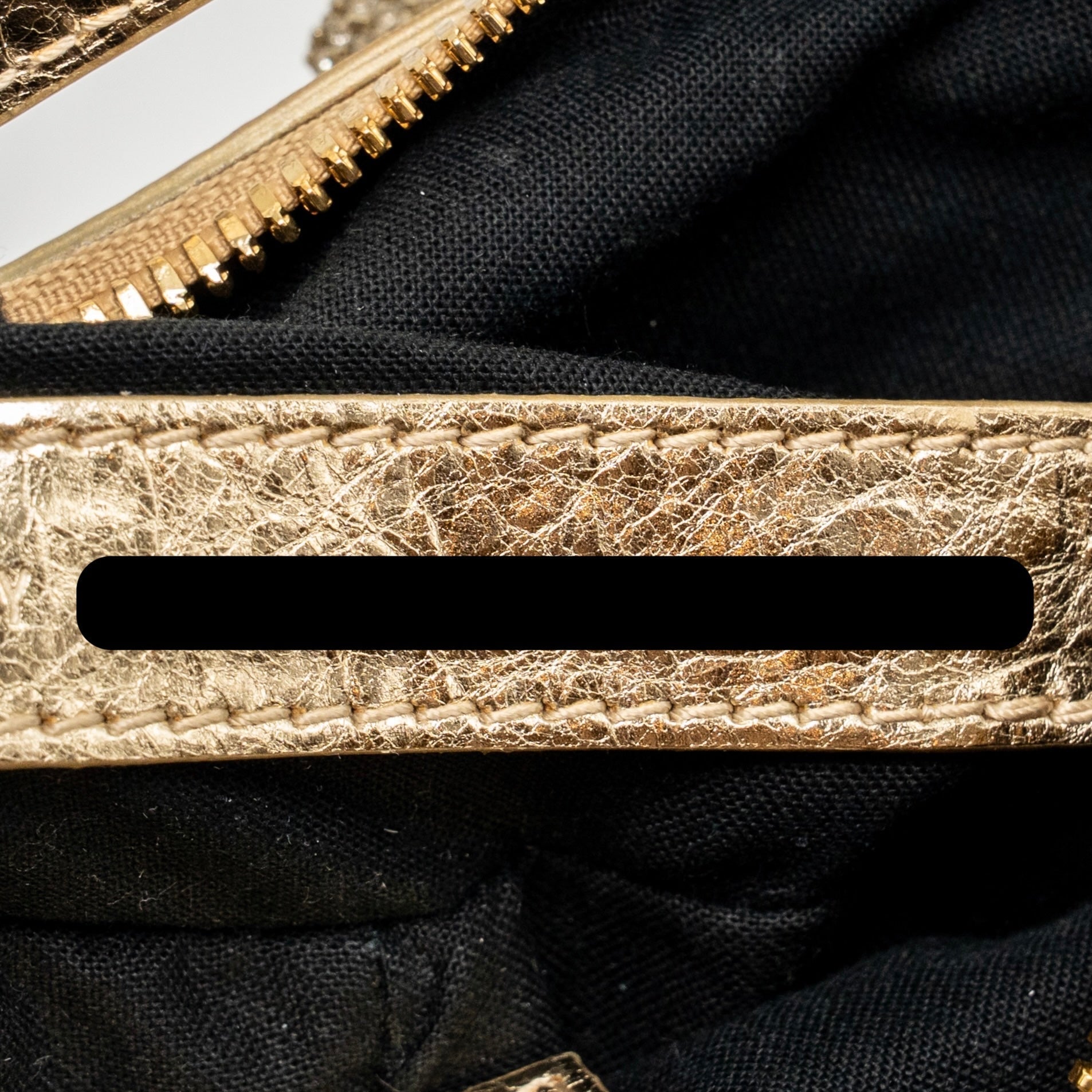 balenciaga-le-cagole-xs-shoulder-bag-arena-cracked-lambskin-gold-ghw