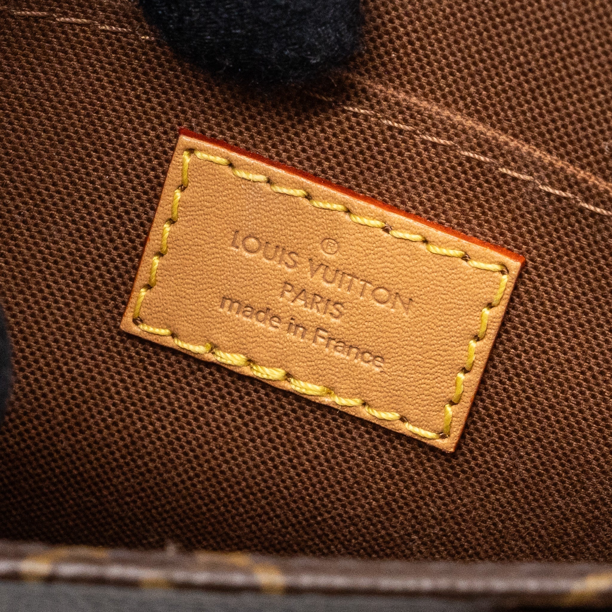 louis-vuitton-petit-sac-plat-monogram-canvas-ghw-12