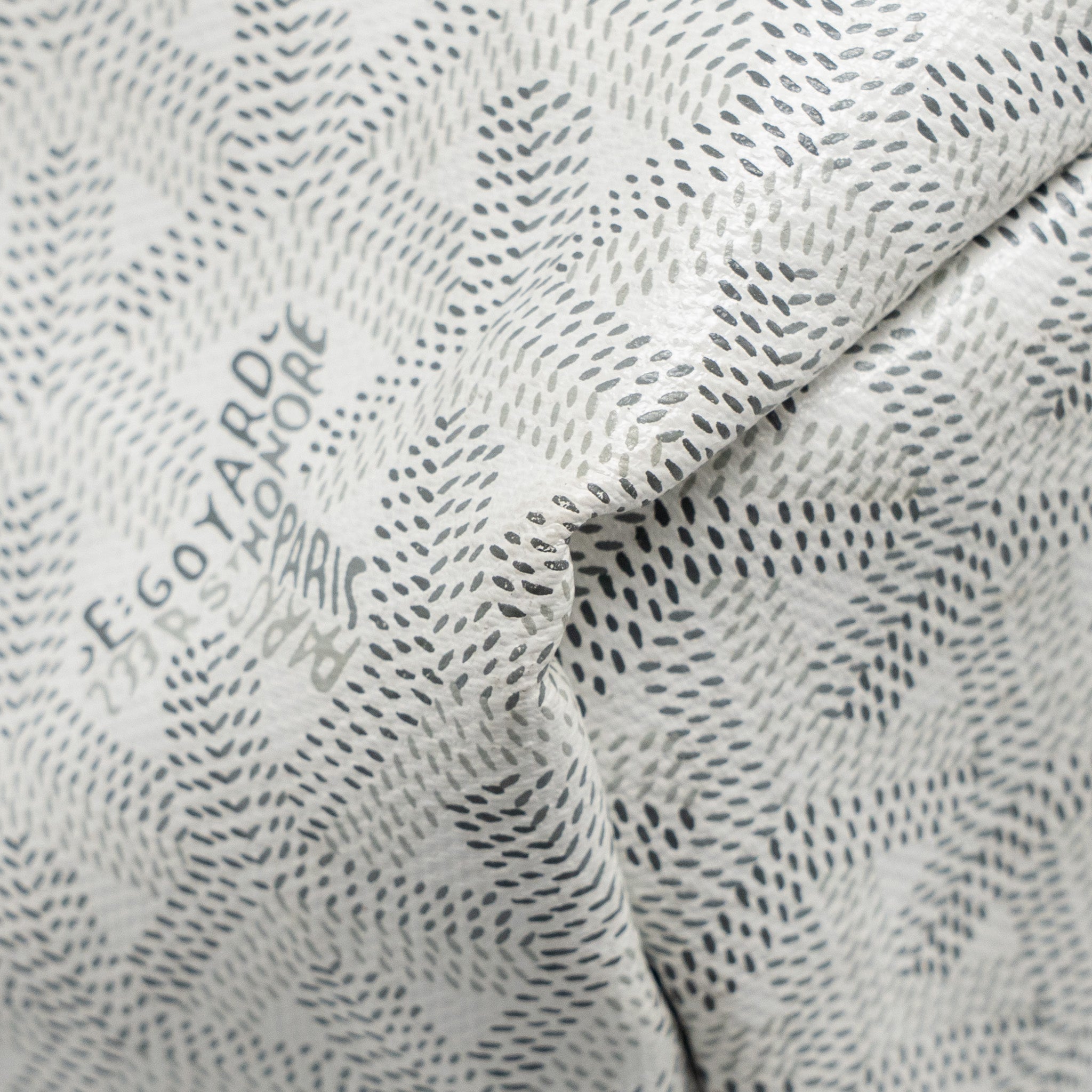 goyard-saint-louis-pm-tote-limited-edition-goyardine-canvas-calfskin-white-blue-yellow-shw-copy