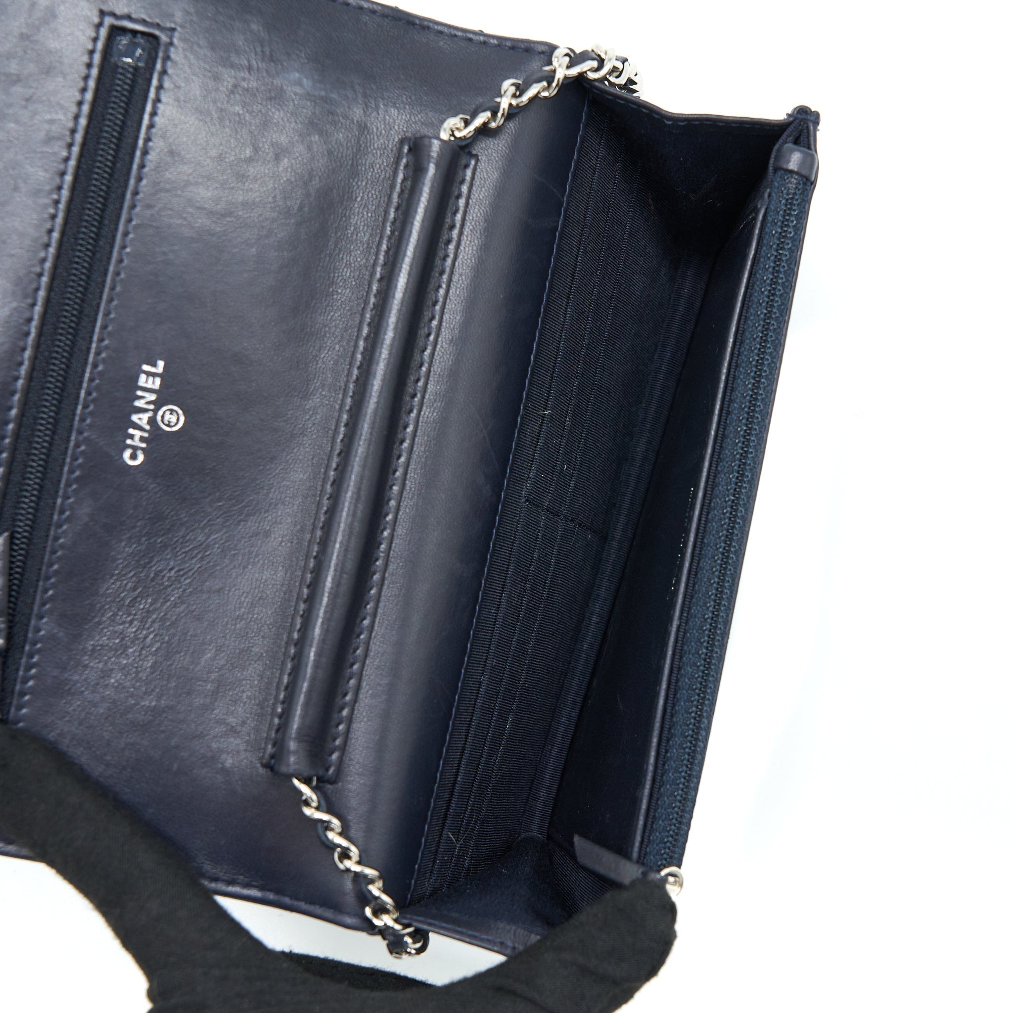 copy-of-chanel-wallet-on-chain-chevron-lambskin-navy-shw