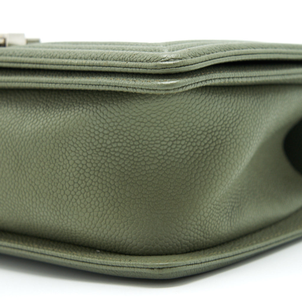 chanel-medium-boy-bag-caviar-light-green-shw