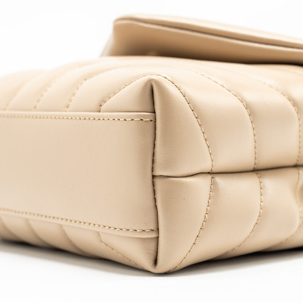 saint-laurent-ysl-toy-loulou-quilted-shoulder-bag-calfskin-beige-ghw
