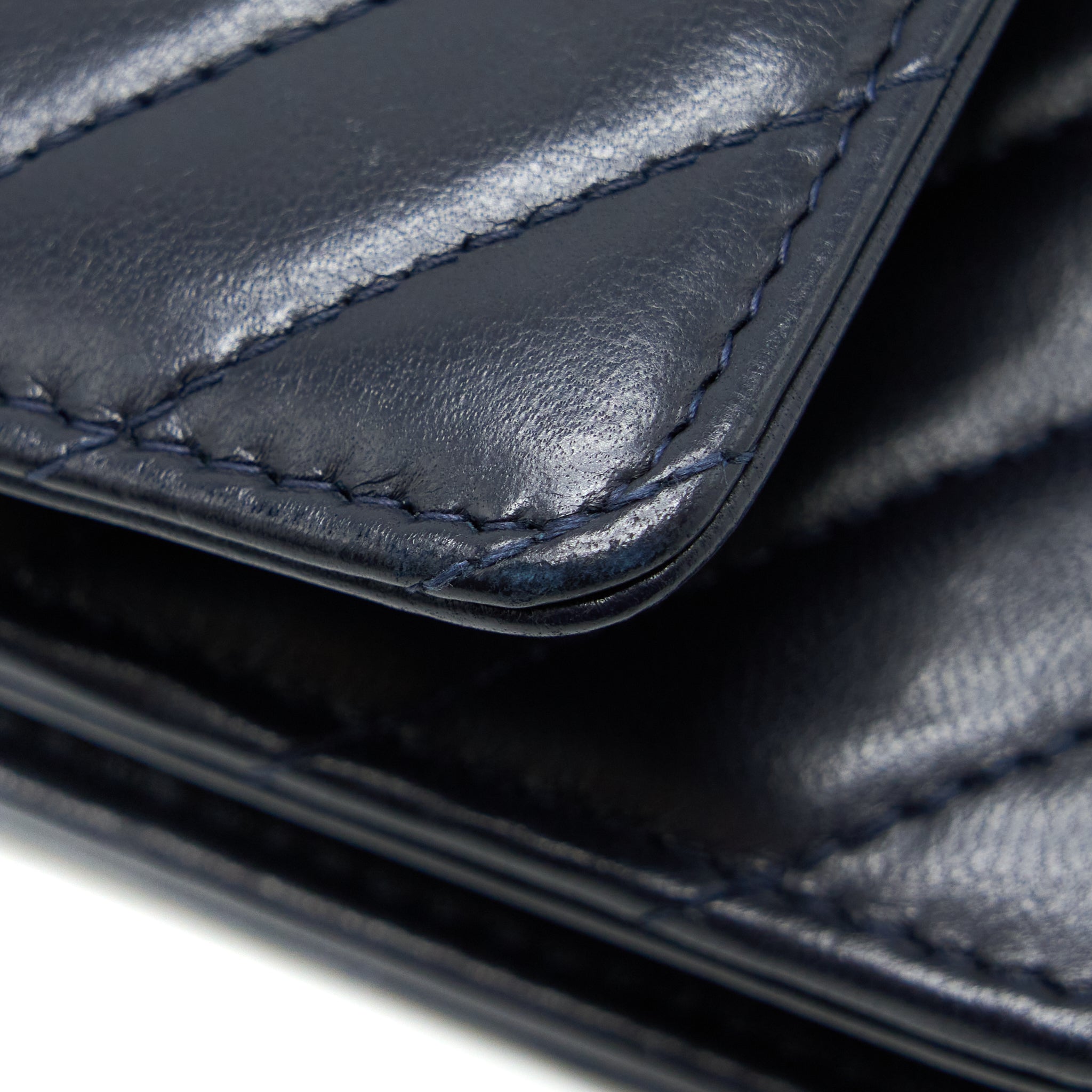 copy-of-chanel-wallet-on-chain-chevron-lambskin-navy-shw