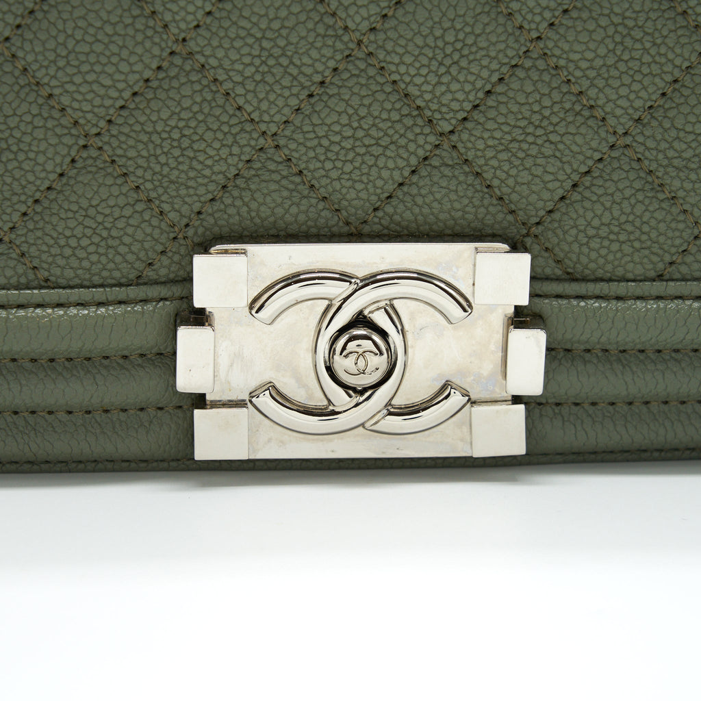 chanel-medium-boy-bag-caviar-light-green-shw