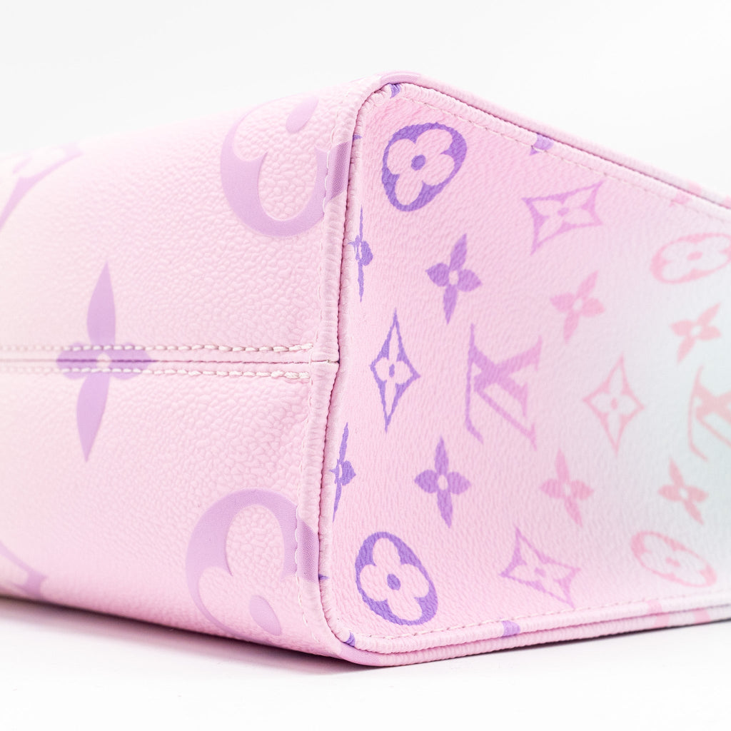 louis-vuitton-onthego-pm-calfskin-sunrise-pastel-multicolour-pink-purple-ghw
