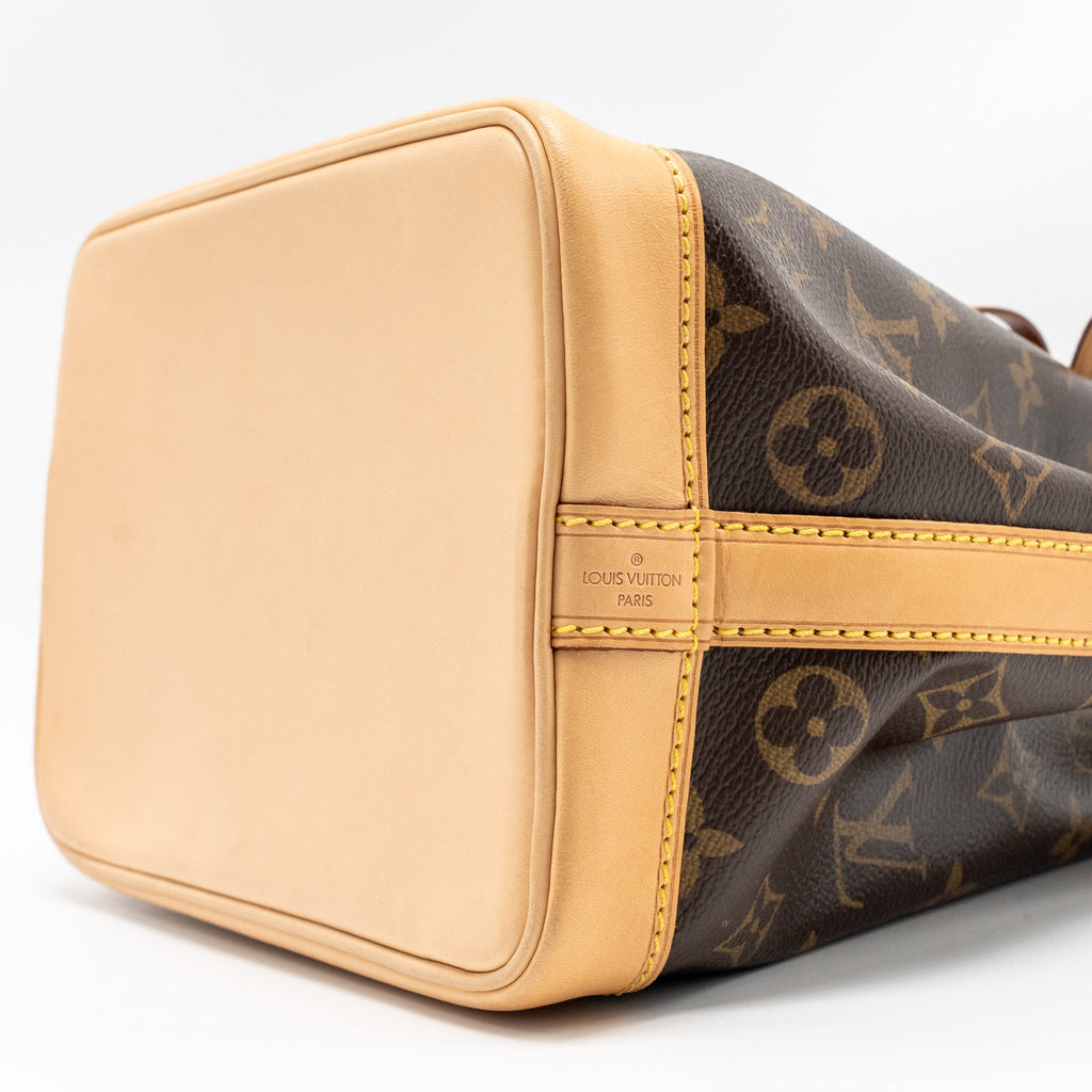 louis-vuitton-noe-bb-monogram-canvas-ghw-2