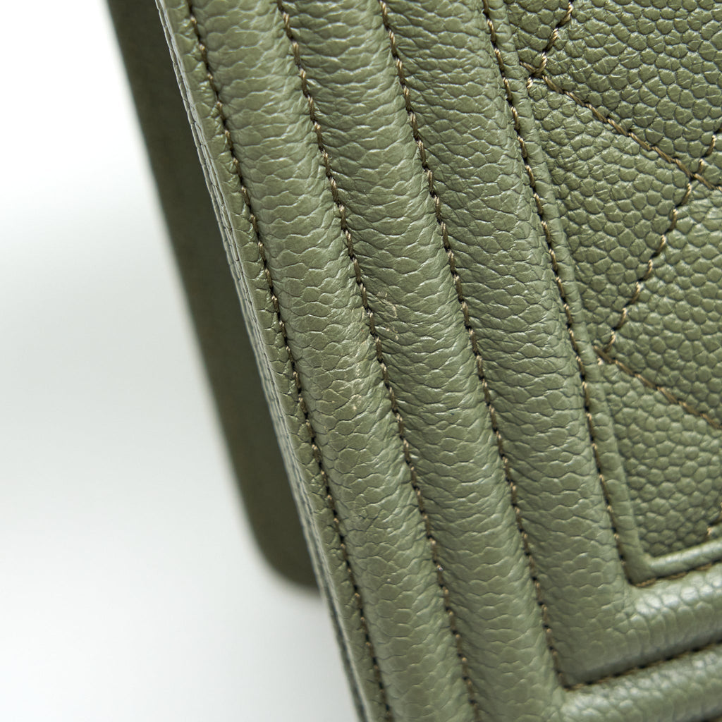 chanel-medium-boy-bag-caviar-light-green-shw