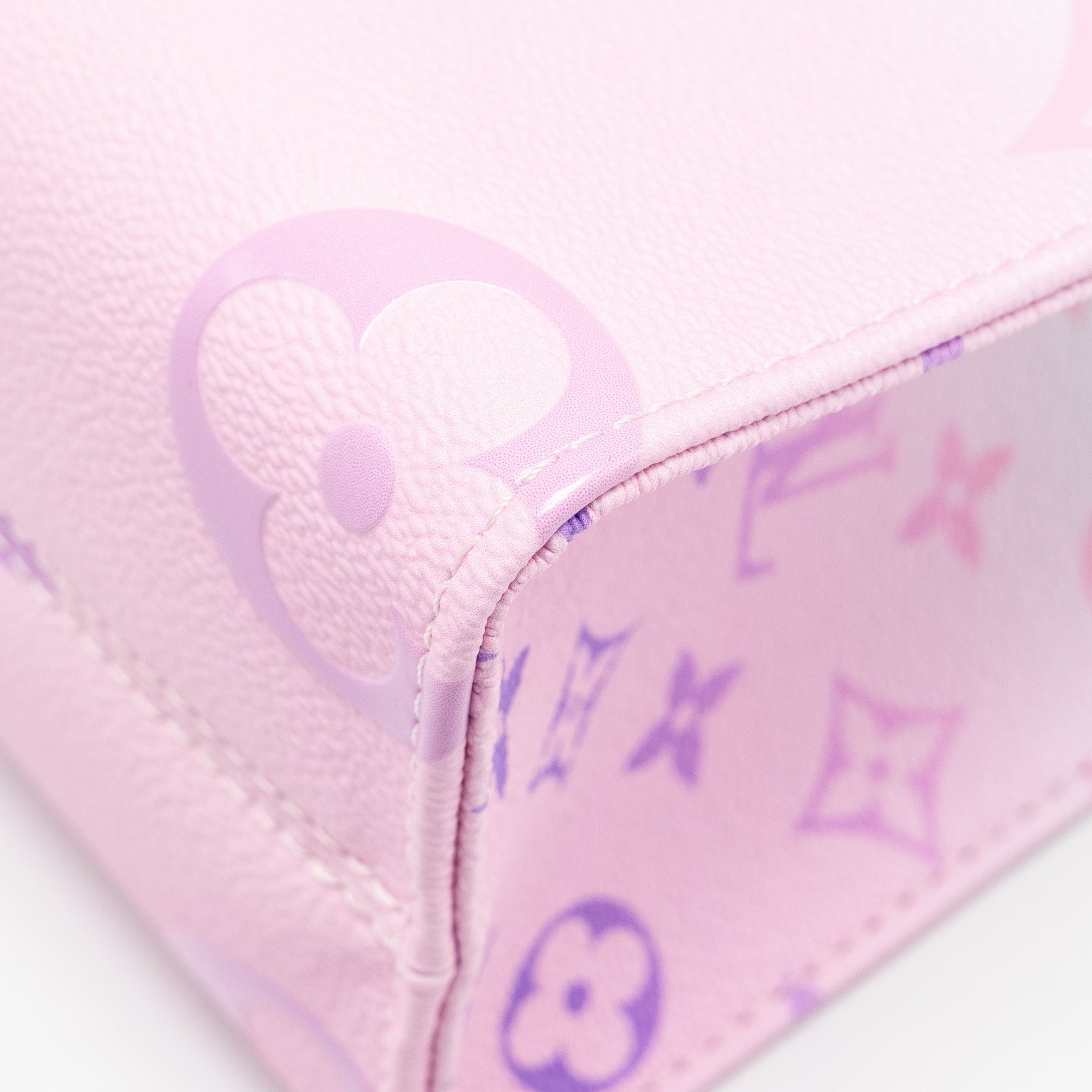 louis-vuitton-onthego-pm-calfskin-sunrise-pastel-multicolour-pink-purple-ghw