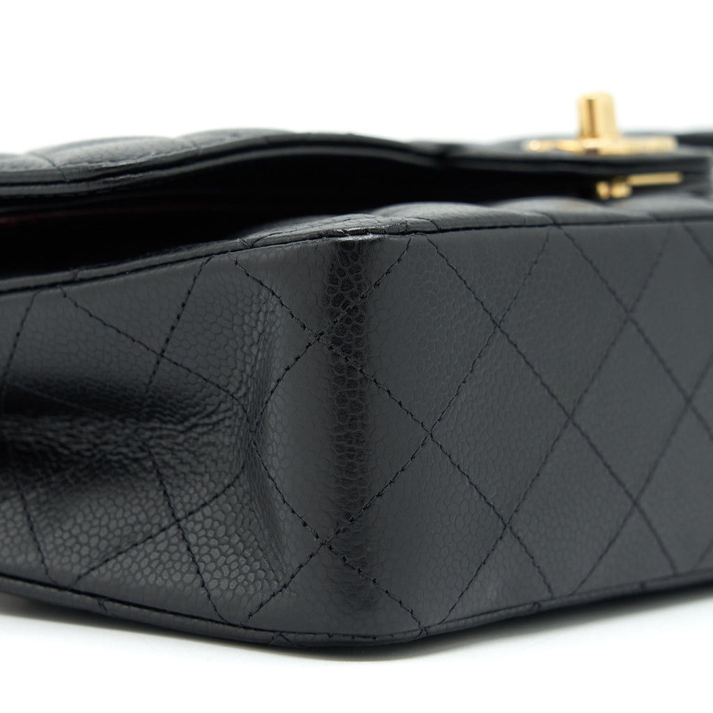 chanel-medium-classic-double-flap-bag-caviar-black-ghw-microchip-1