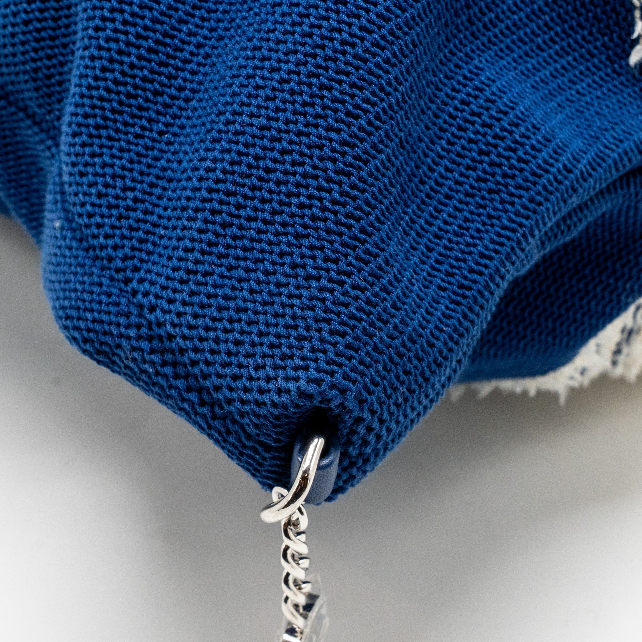 chanel-19p-deauville-biarritz-venice-tote-tweed-white-blue-shw
