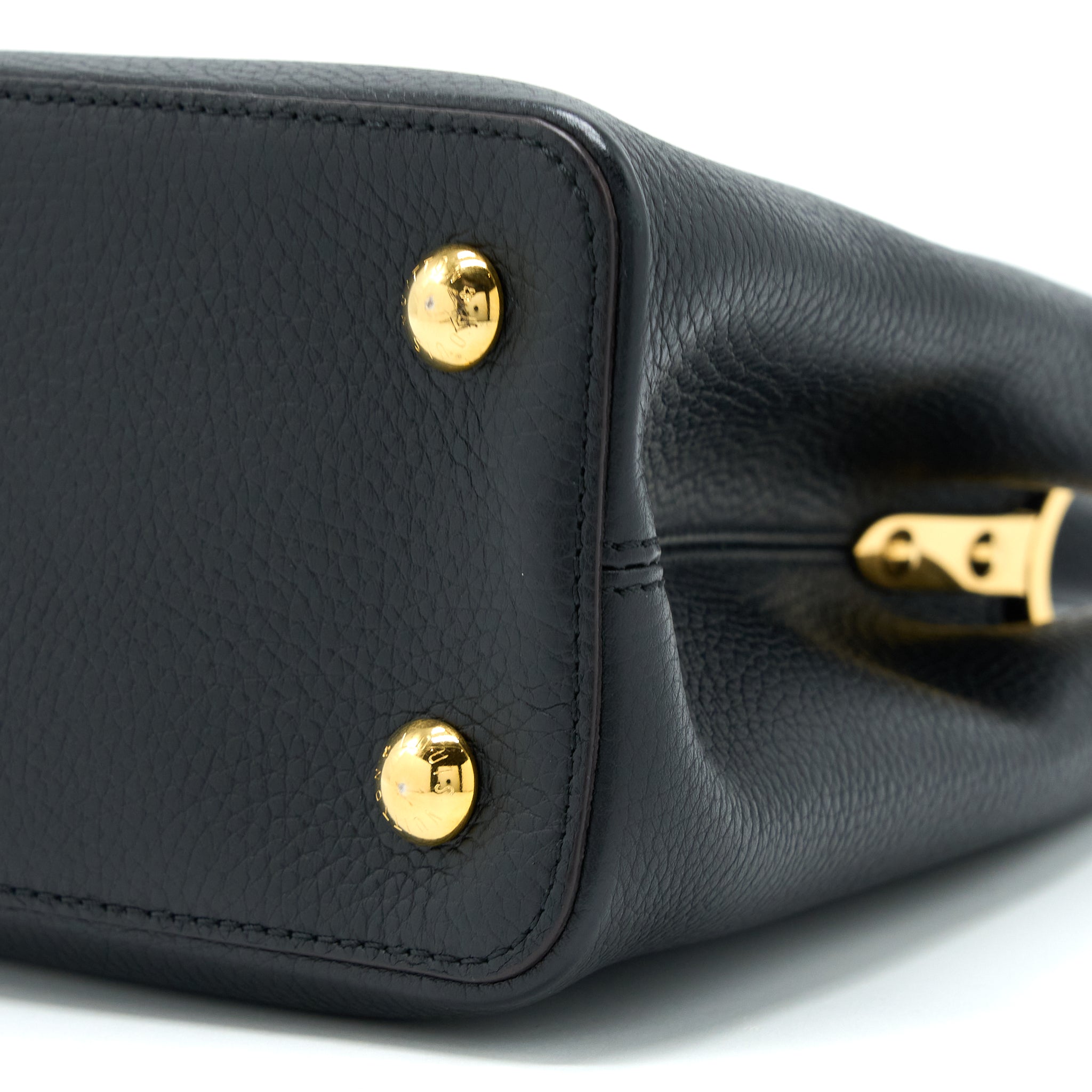 louis-vuitton-capucines-mm-taurillon-leather-black-ghw