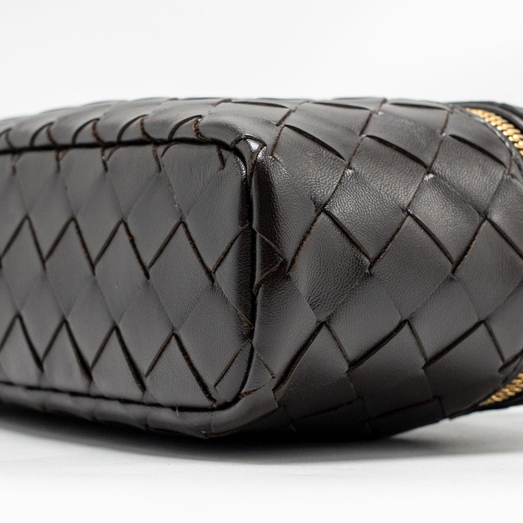 bottega-veneta-bang-bang-vanity-case-with-strap-intrecciato-leather-fondant-ghw