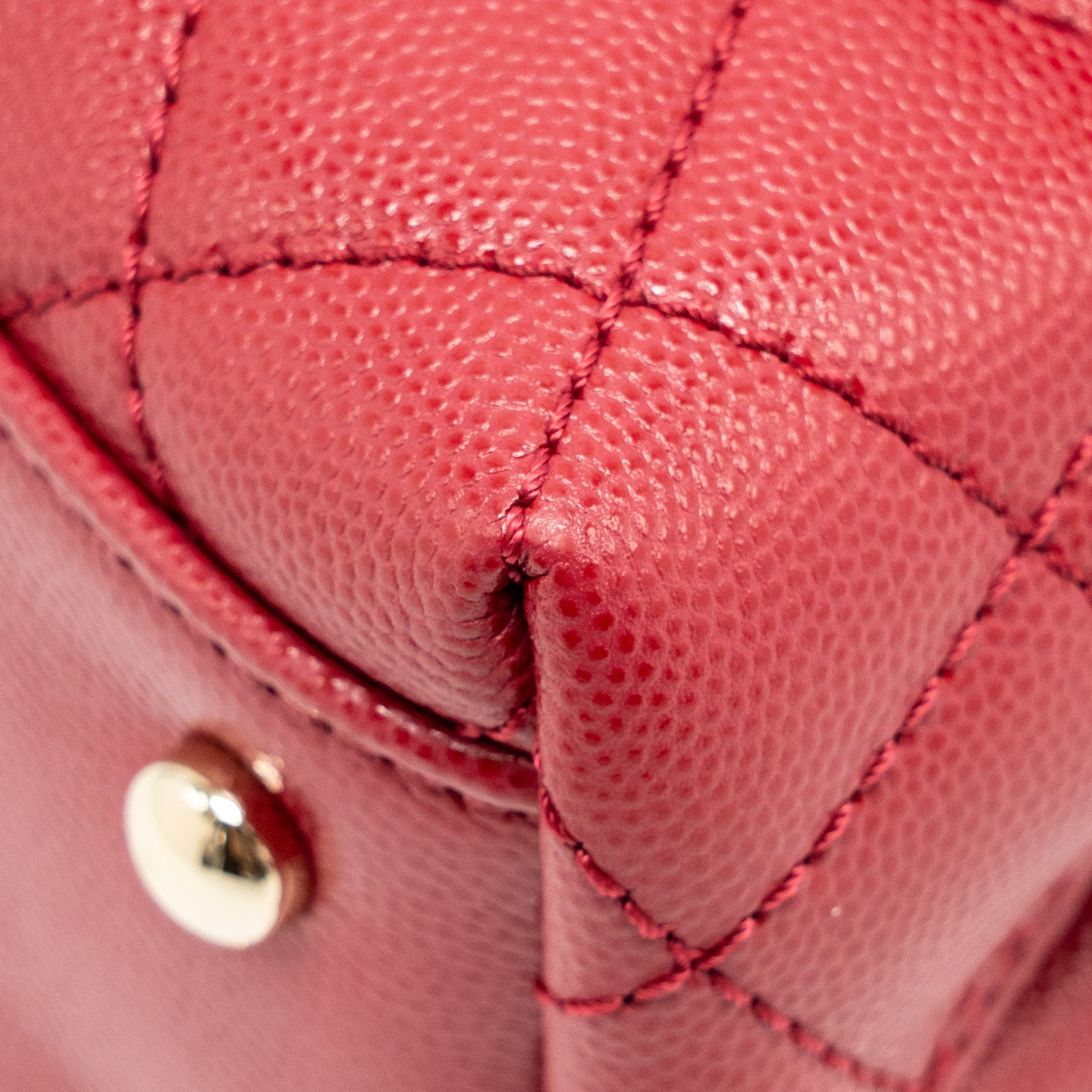 chanel-small-coco-handle-caviar-red-lghw-microchip