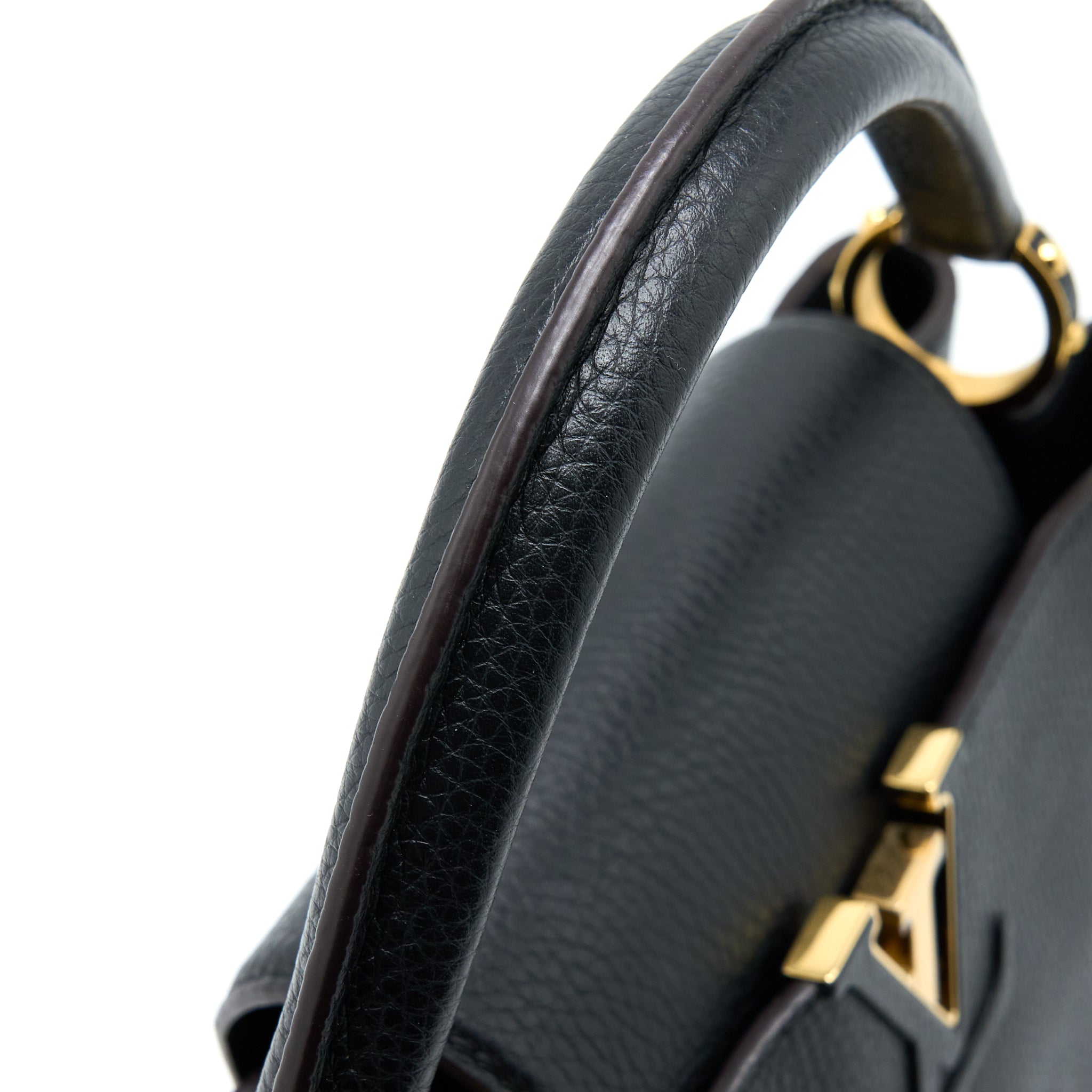 louis-vuitton-capucines-mm-taurillon-leather-black-ghw