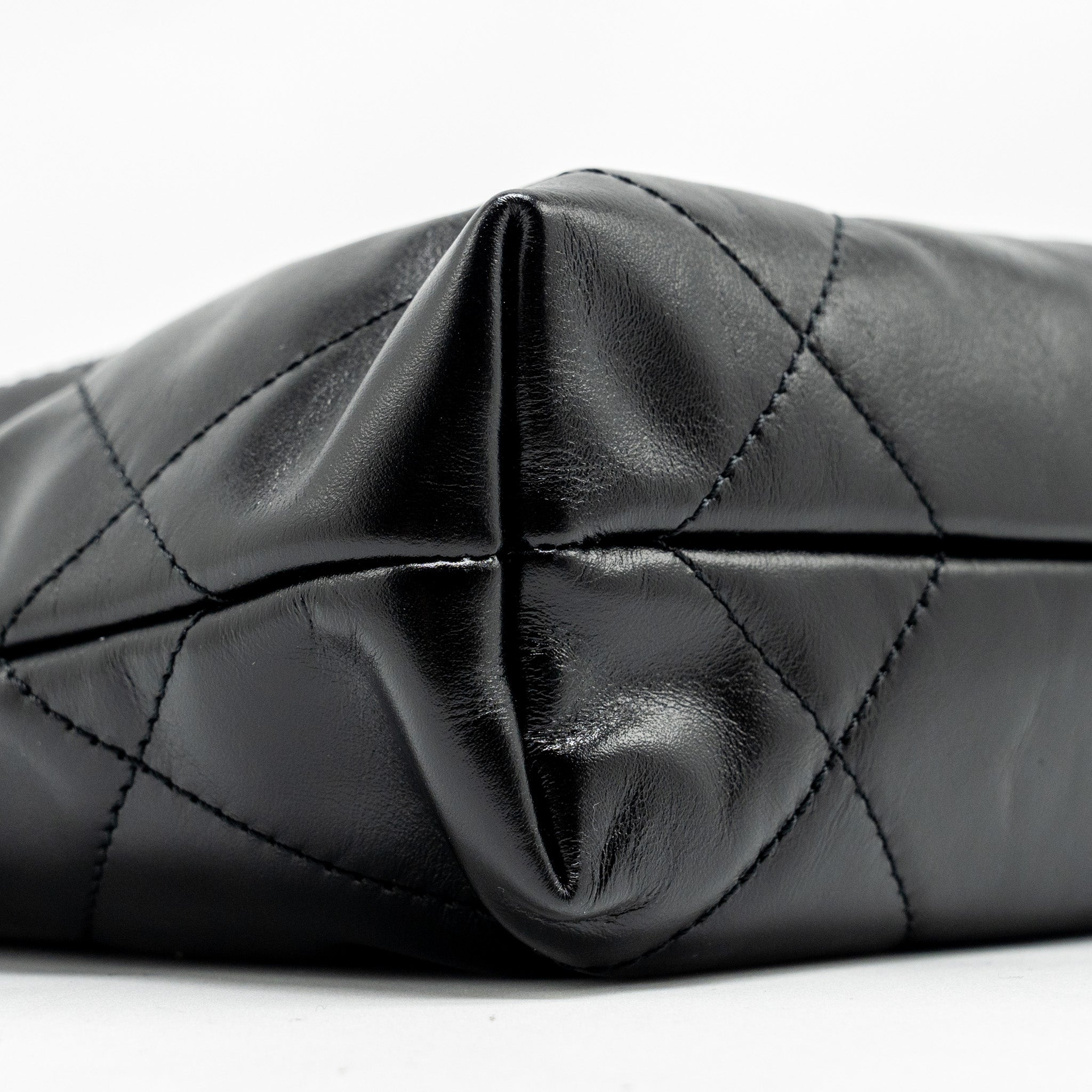 chanel-mini-22-bag-shiny-calfskin-black-ghwmicrochip-2