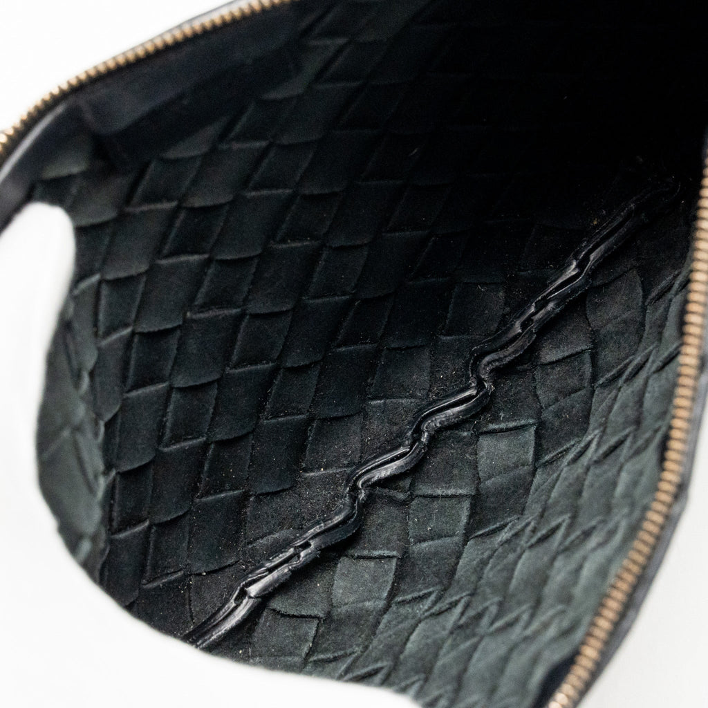bottega-veneta-mini-turn-pouch-lambskin-black-ghw