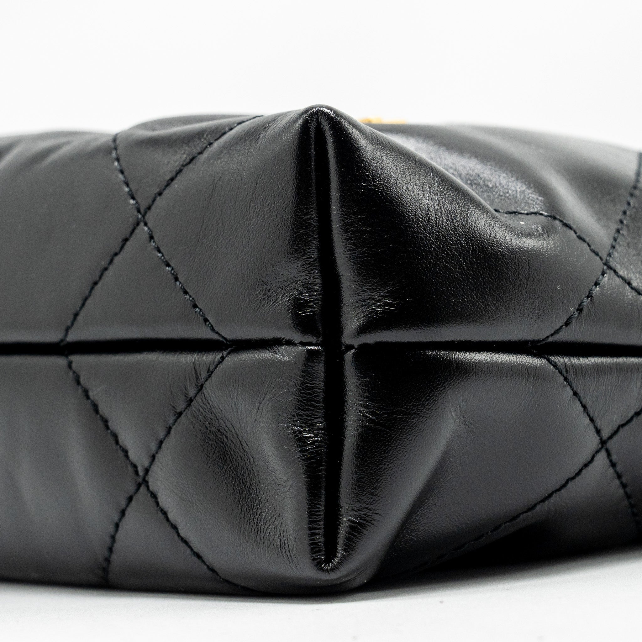 chanel-mini-22-bag-shiny-calfskin-black-ghwmicrochip-2