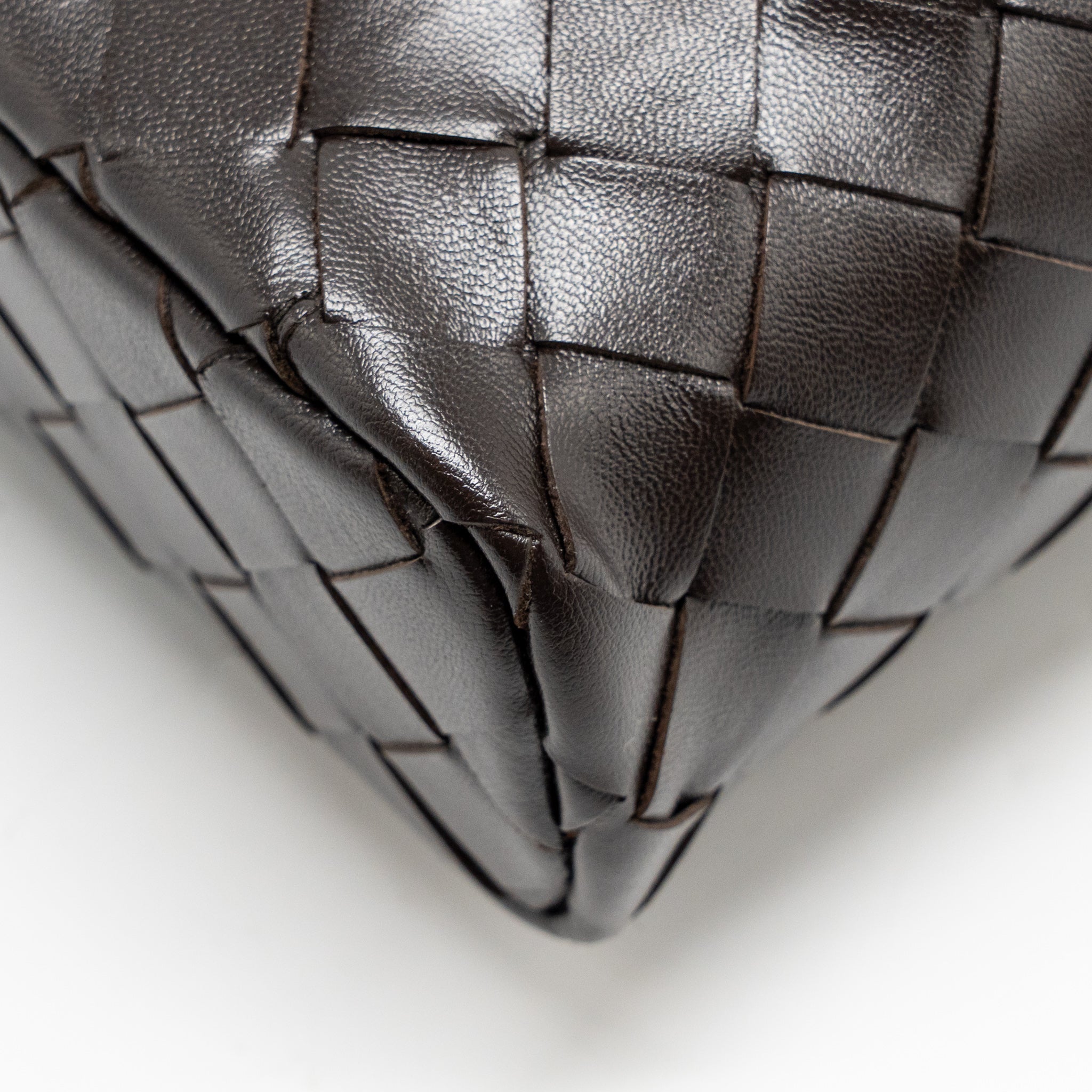 bottega-veneta-bang-bang-vanity-case-with-strap-intrecciato-leather-fondant-ghw