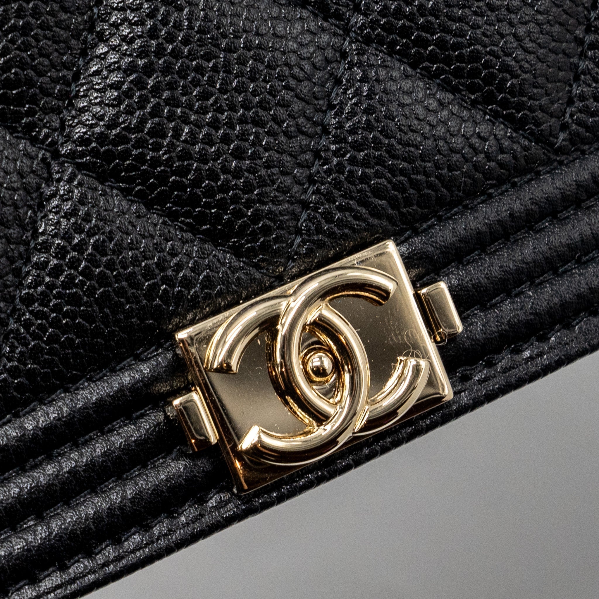 chanel-boy-wallet-on-chain-caviar-black-lghw-microchip