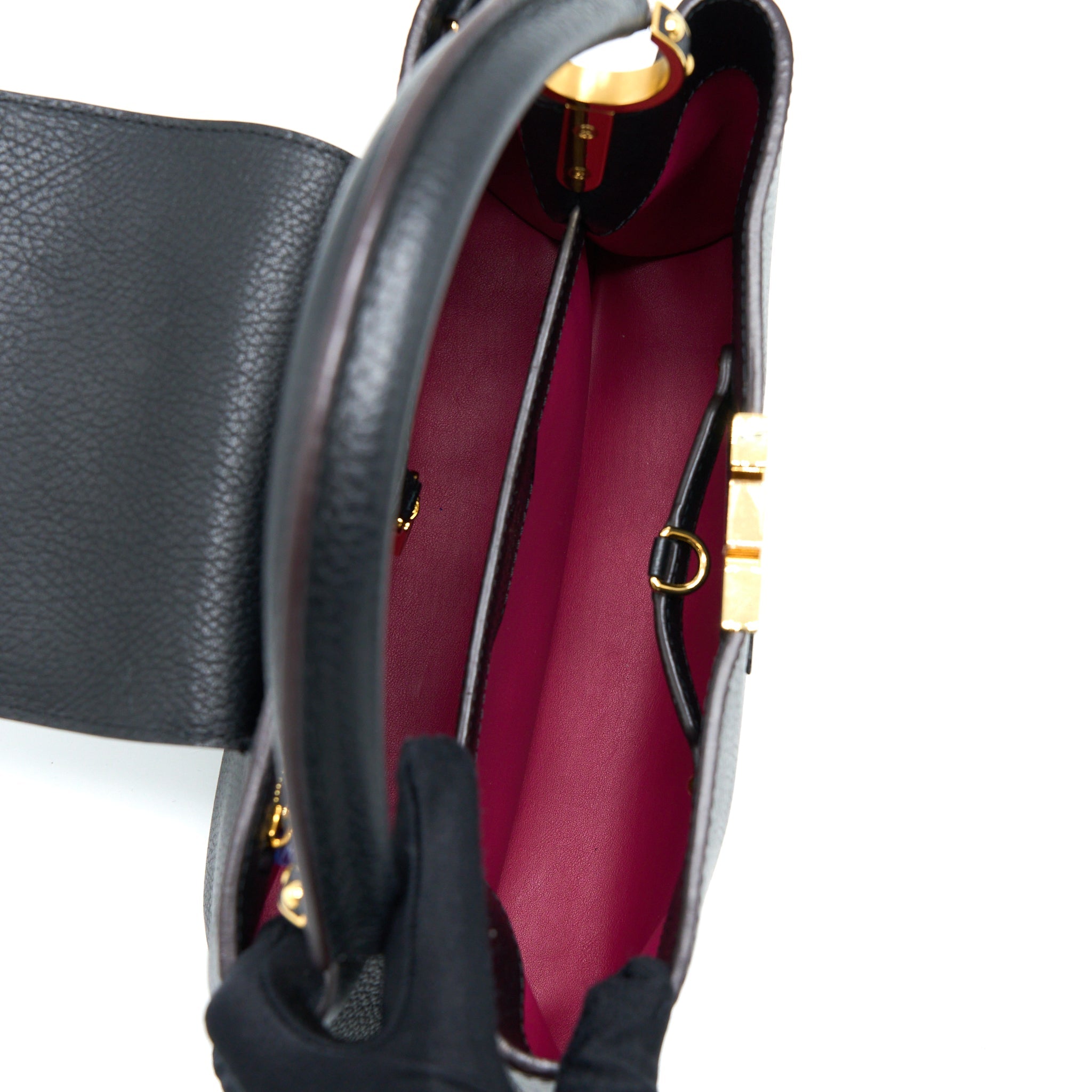 louis-vuitton-capucines-mm-taurillon-leather-black-ghw