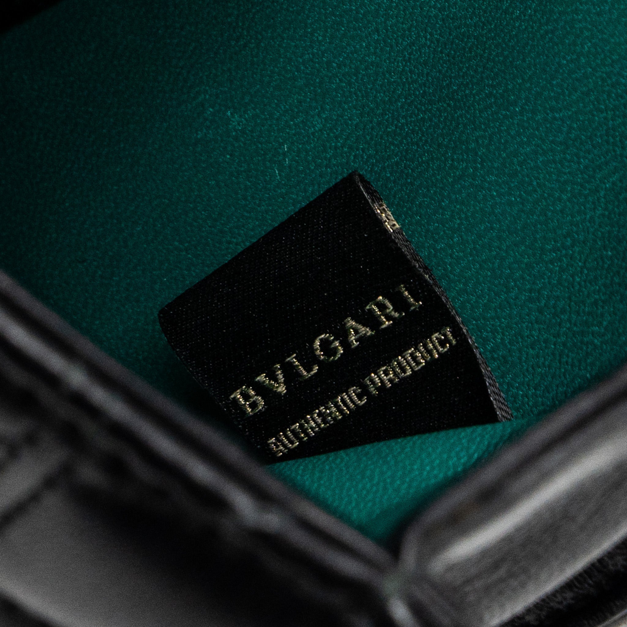 bvlgari-serpenti-forever-shoulder-bag-leather-black-lghw