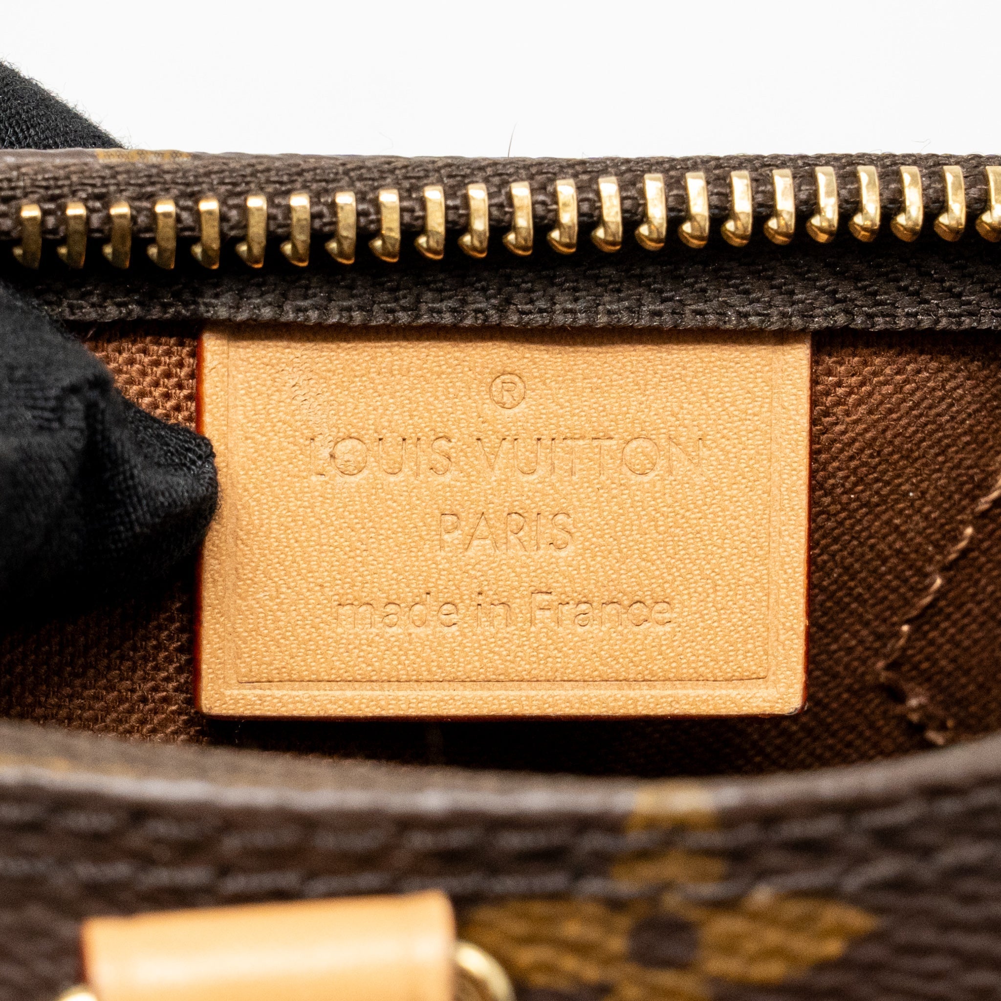 louis-vuitton-nano-speedy-monogram-canvas-ghw-15