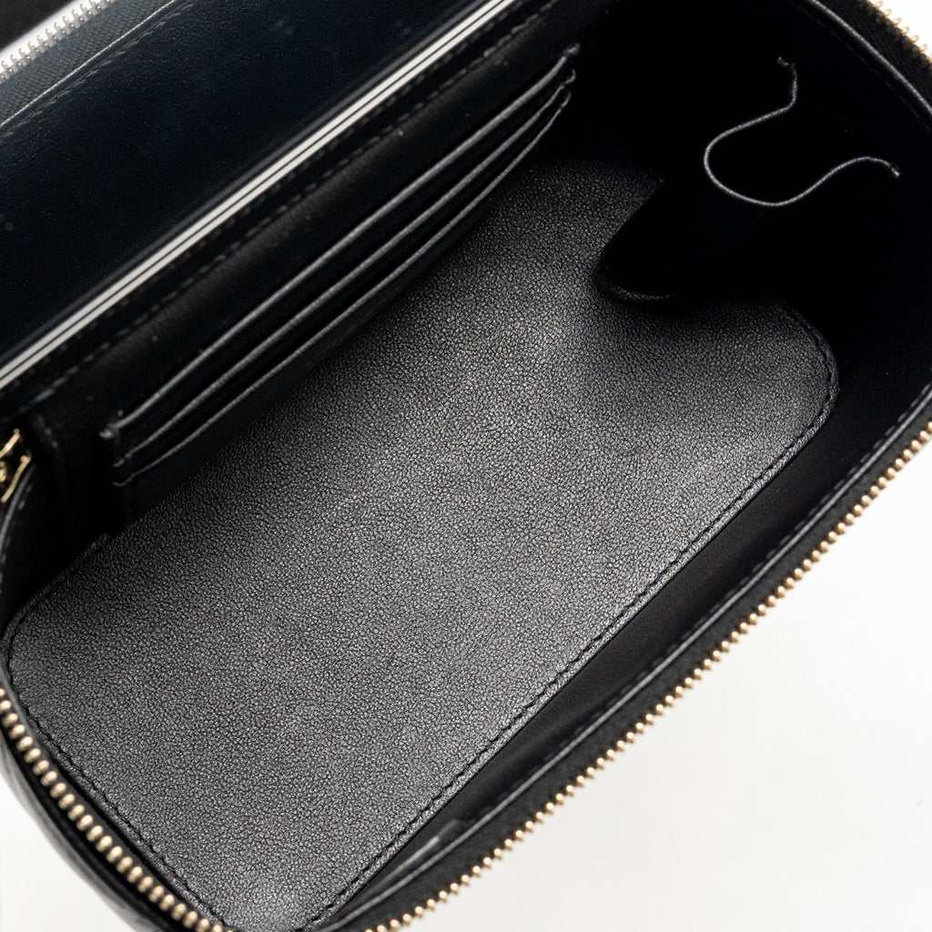 chanel-top-handle-long-vanity-lambskin-black-ghwmicrochip