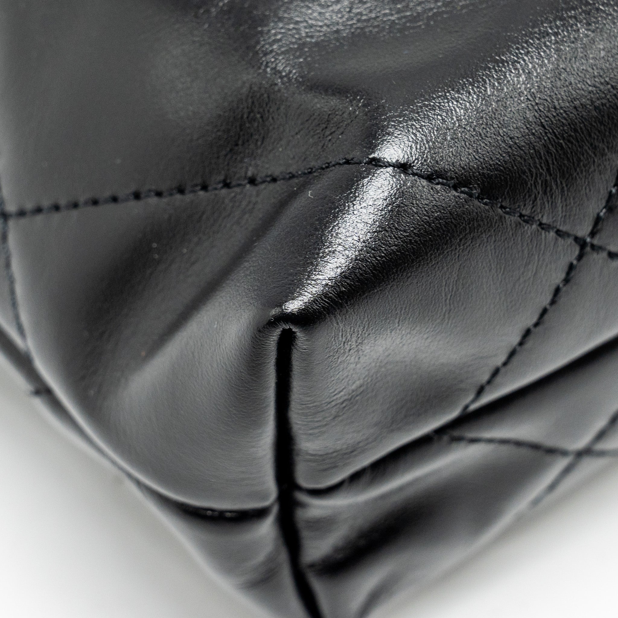 chanel-mini-22-bag-shiny-calfskin-black-ghwmicrochip-2