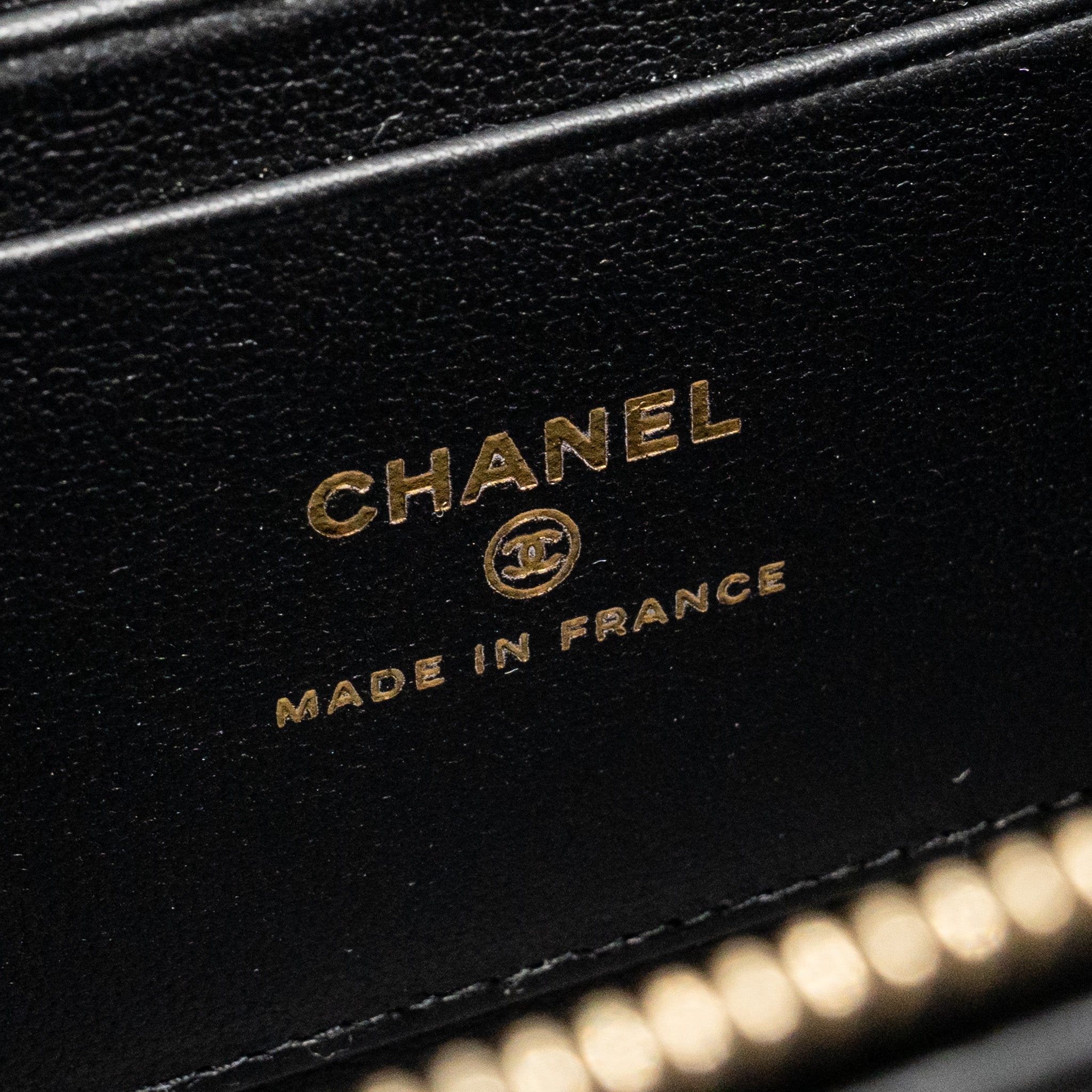 chanel-top-handle-long-vanity-lambskin-black-ghwmicrochip