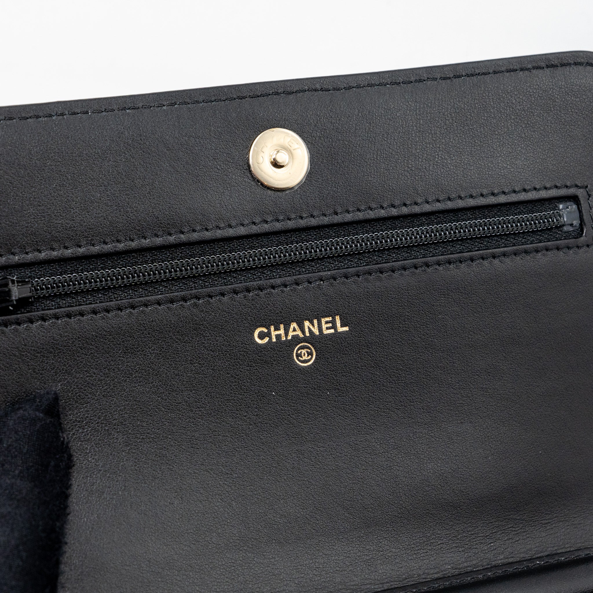 chanel-boy-wallet-on-chain-caviar-black-lghw-microchip