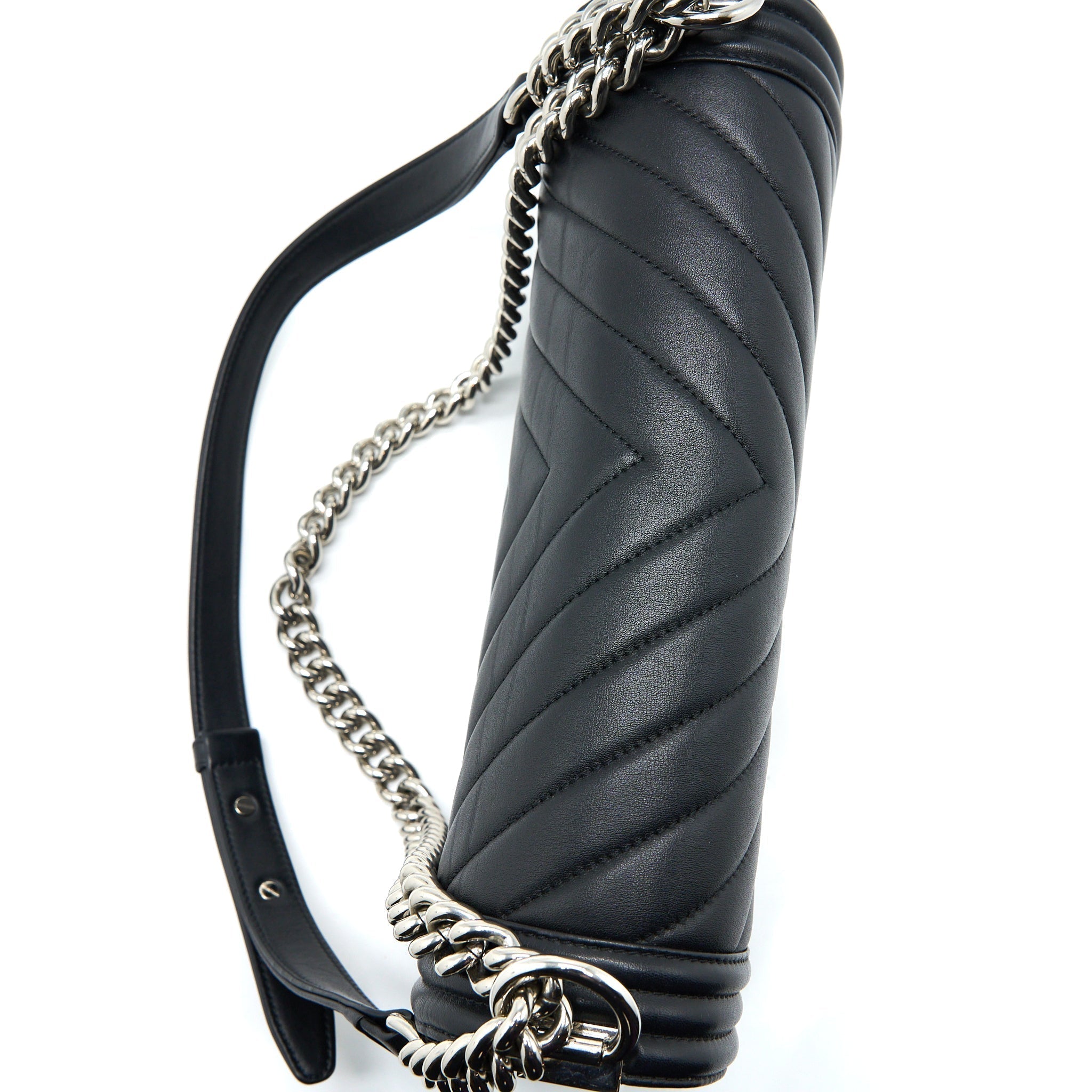 chanel-new-medium-boy-bag-chevron-lambskin-black-shw