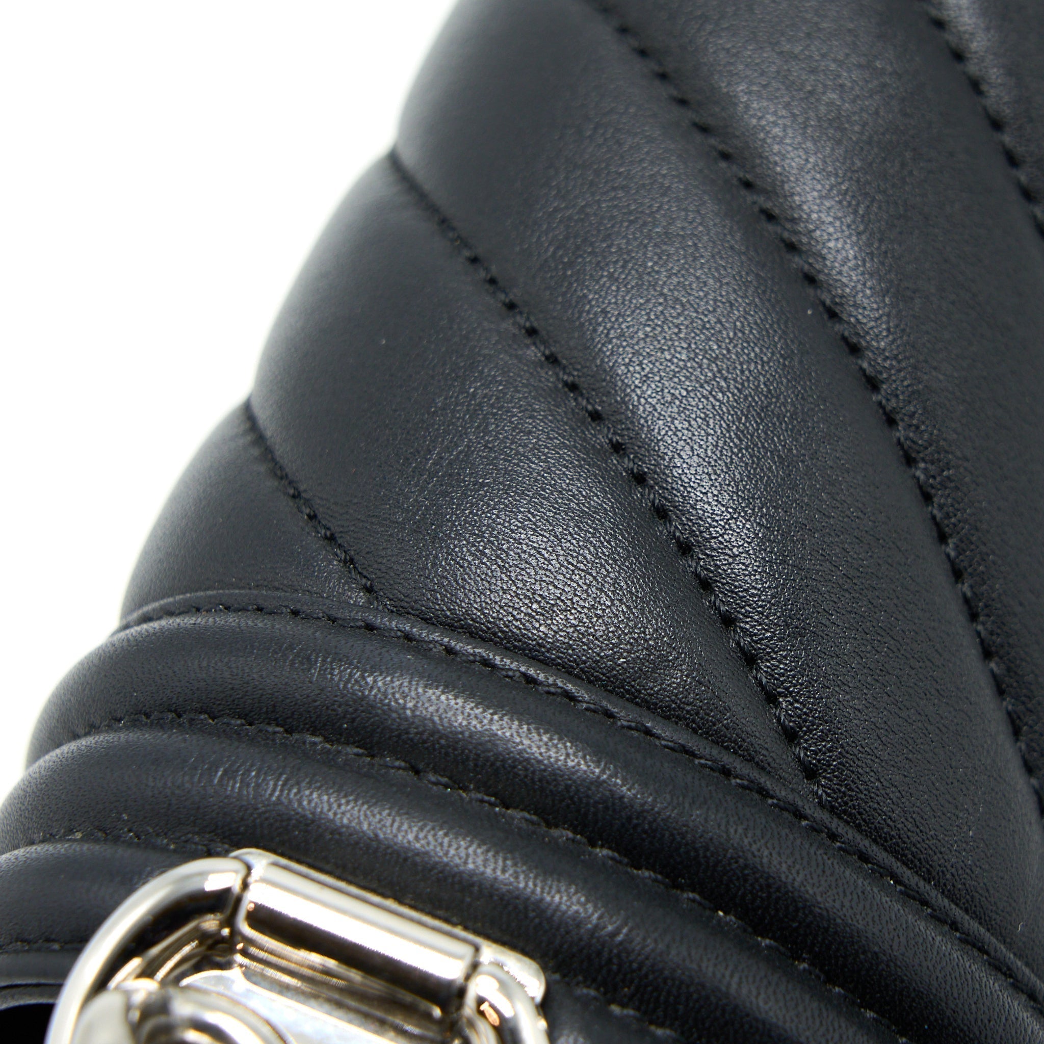 chanel-new-medium-boy-bag-chevron-lambskin-black-shw