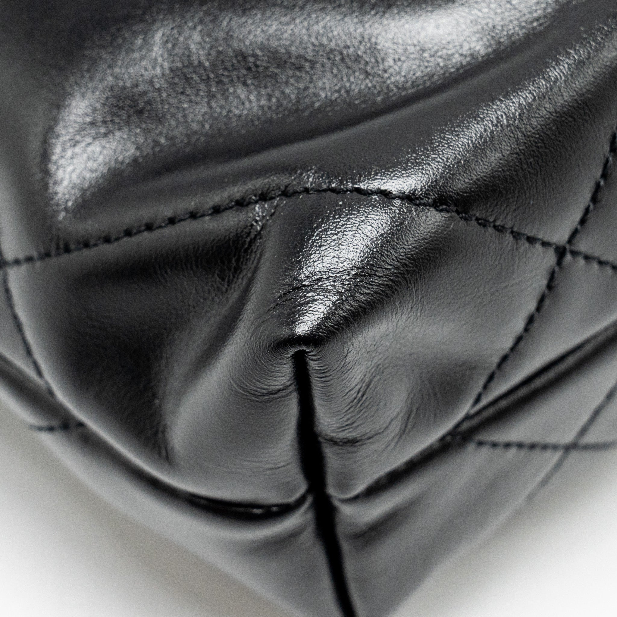 chanel-mini-22-bag-shiny-calfskin-black-ghwmicrochip-2