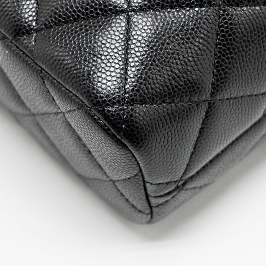chanel-25c-detail-cc-logo-quilted-hobo-bag-caviar-black-lghwmicrochip