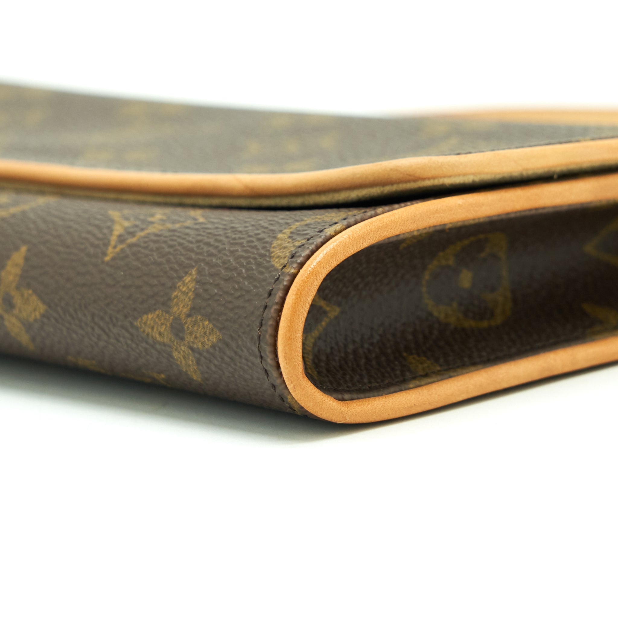 louis-vuitton-vintage-belt-bag-monogram-canvas-year-2001