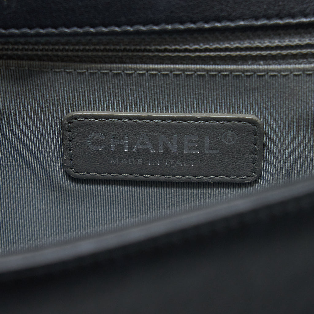 chanel-new-medium-boy-bag-chevron-lambskin-black-shw