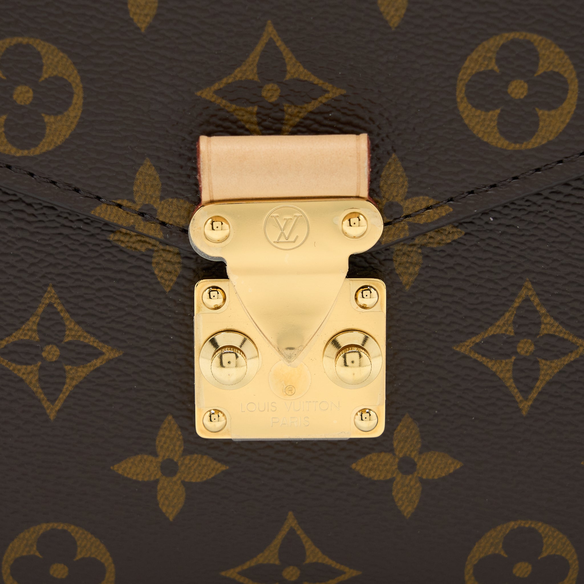 louis-vuitton-pochette-metis-monograms-canvas-ghw