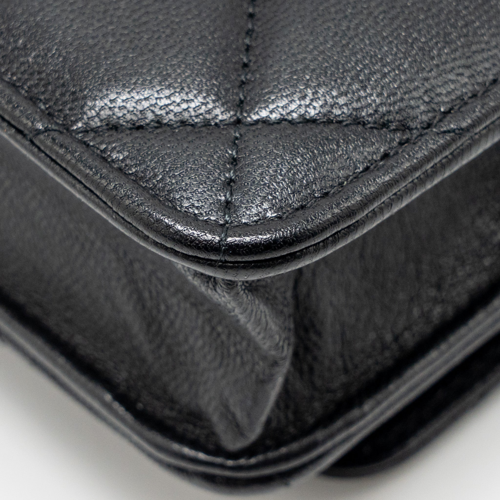 chanel-detailed-strap-wallet-on-chain-lambskin-black-with-multicolour-hardware-microchip-copy