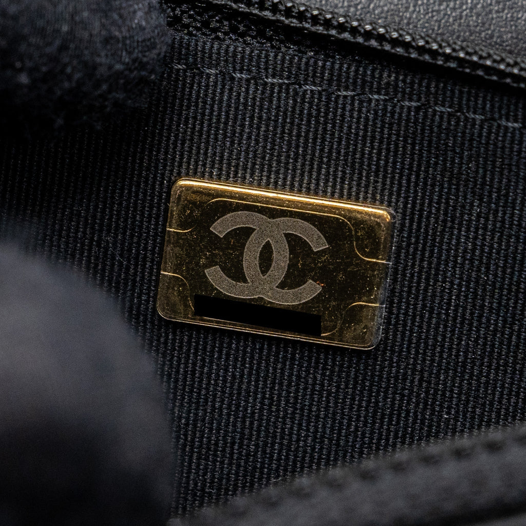 chanel-boy-wallet-on-chain-caviar-black-lghw-microchip