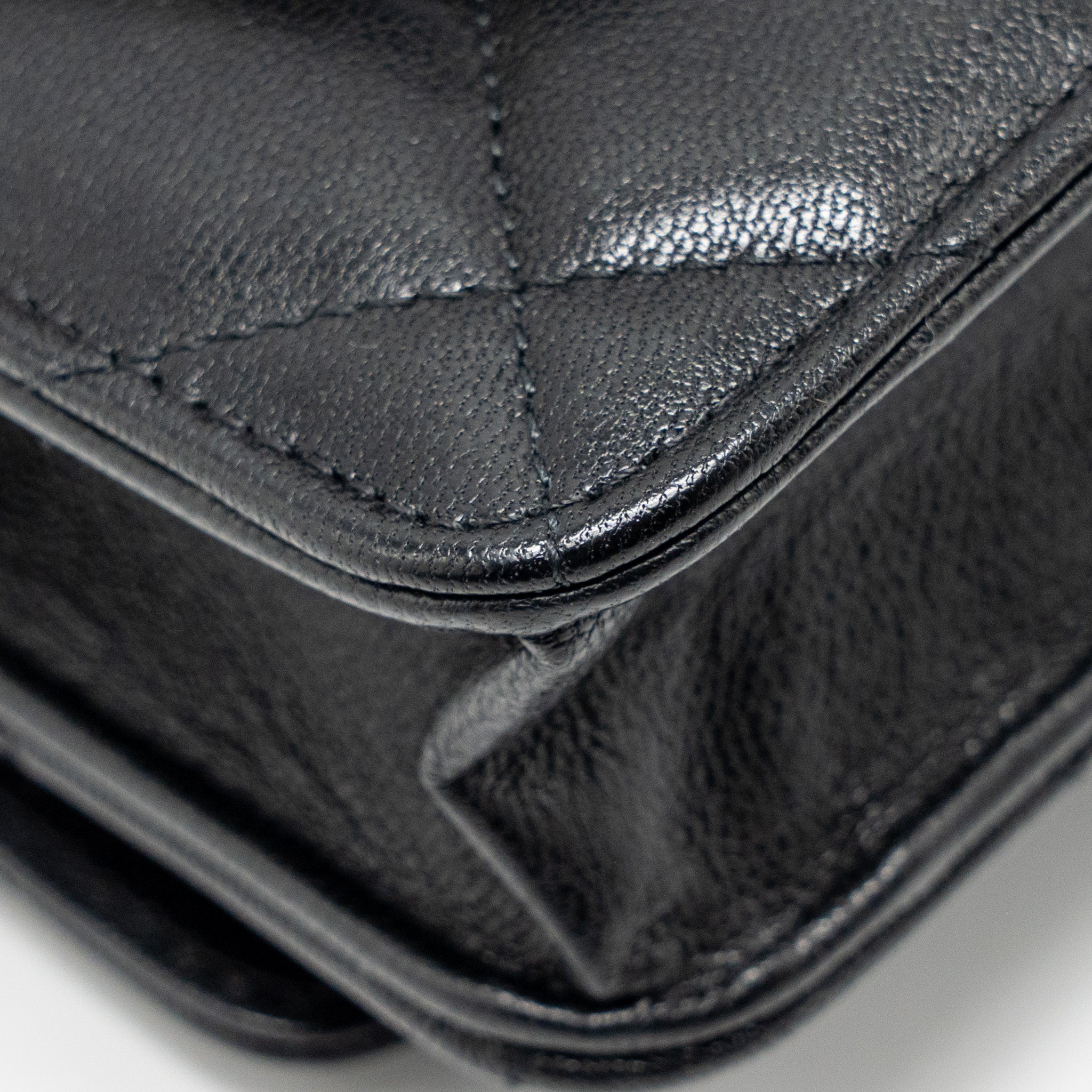 chanel-detailed-strap-wallet-on-chain-lambskin-black-with-multicolour-hardware-microchip-copy
