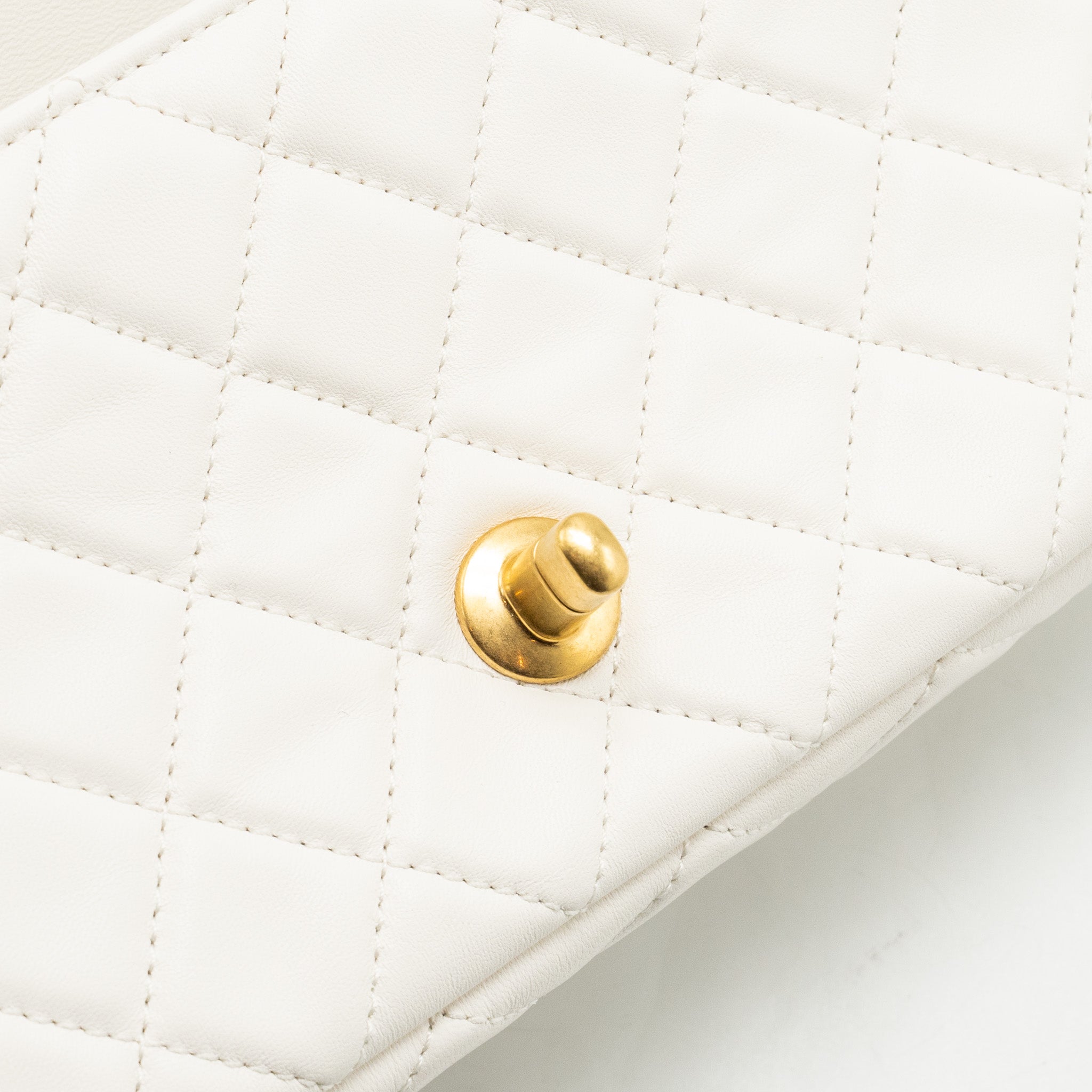chanel-pearl-crush-mini-rectangular-flap-bag-lambskin-white-ghwmicrochip