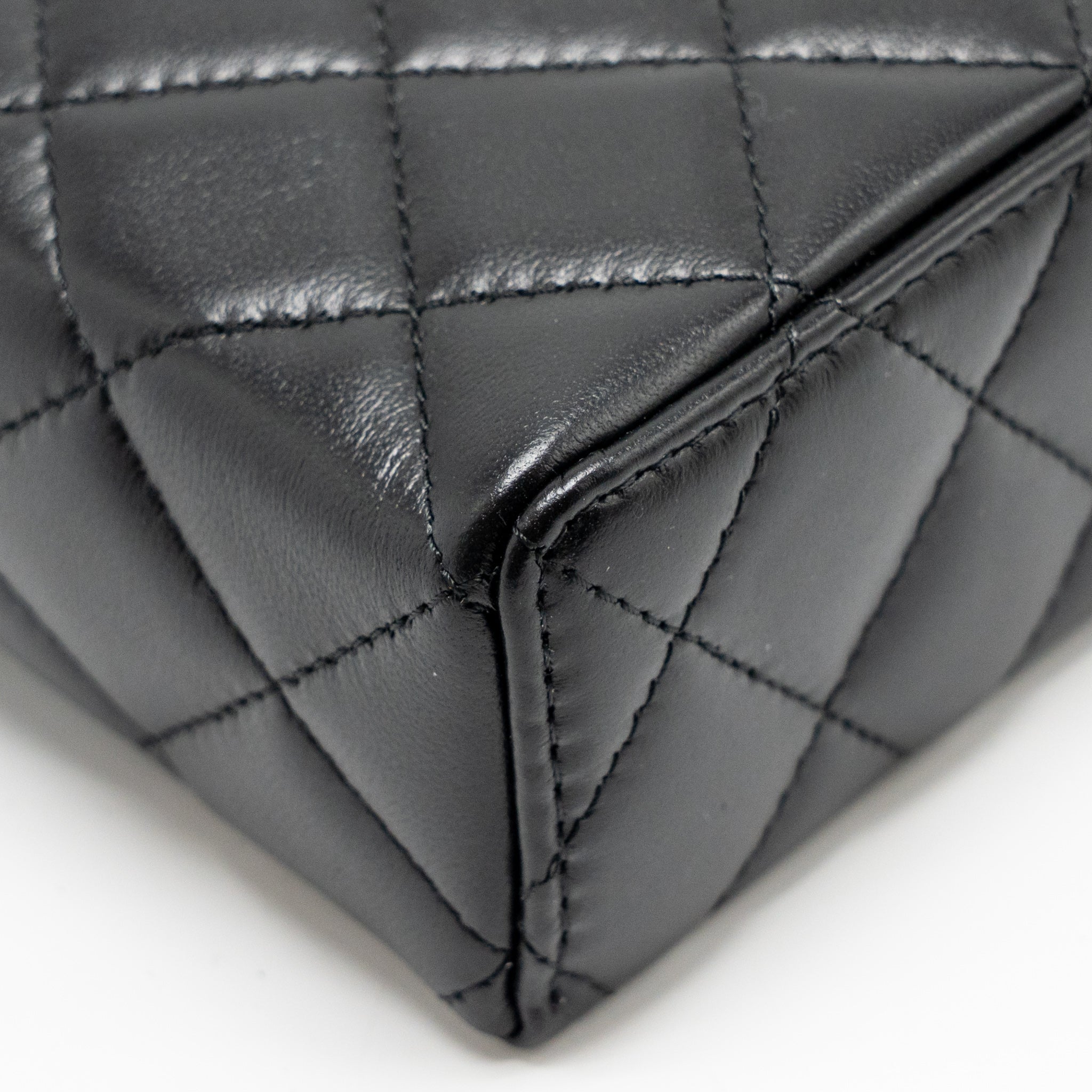 chanel-25b-cc-top-handle-vanity-with-chain-lambskin-black-lghwmicrochip